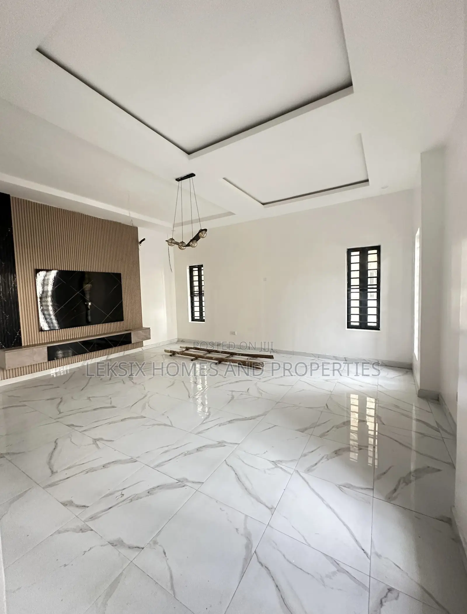 5bdrm Duplex in A Well Secured, Chevron for sale