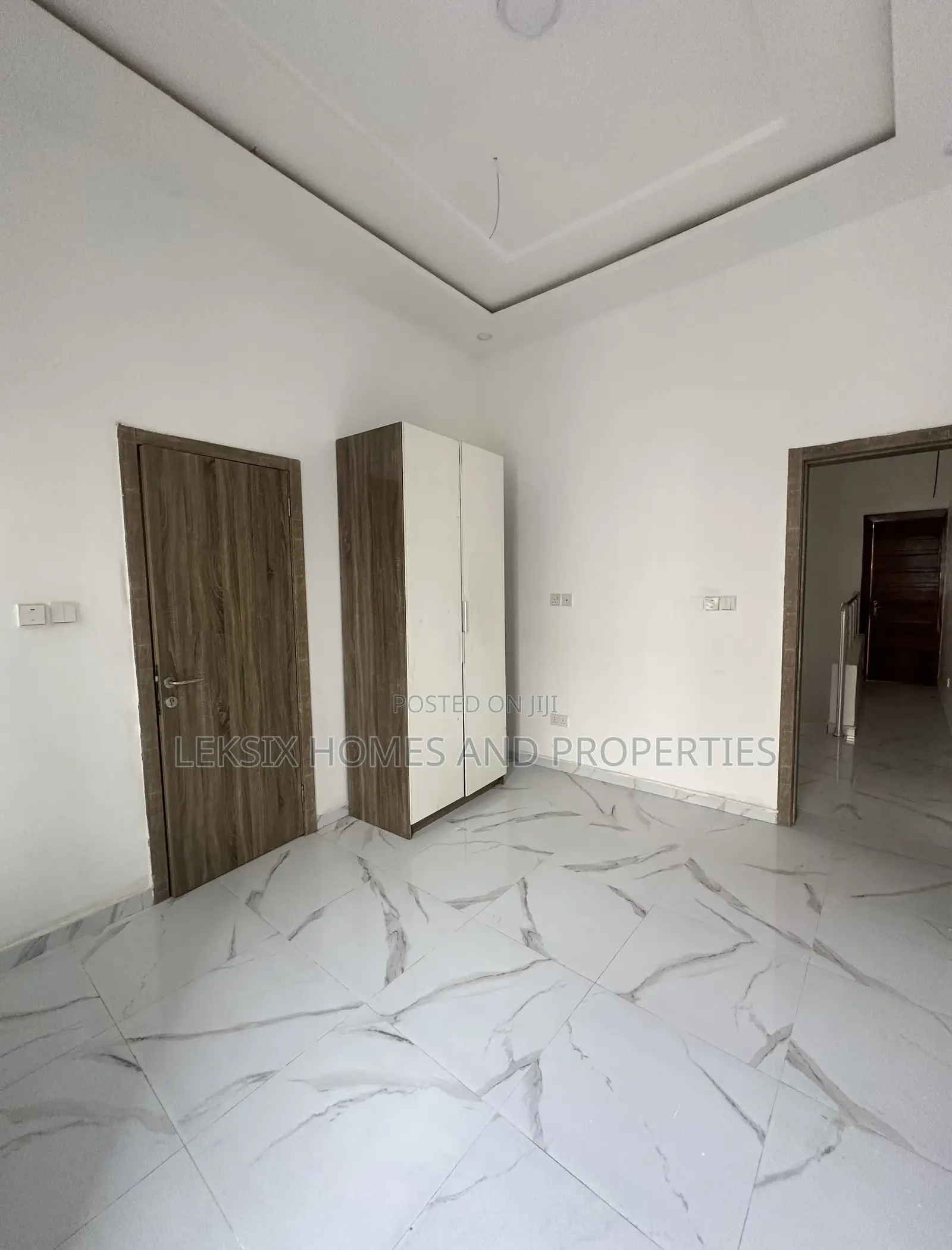 5bdrm Duplex in A Well Secured, Chevron for sale