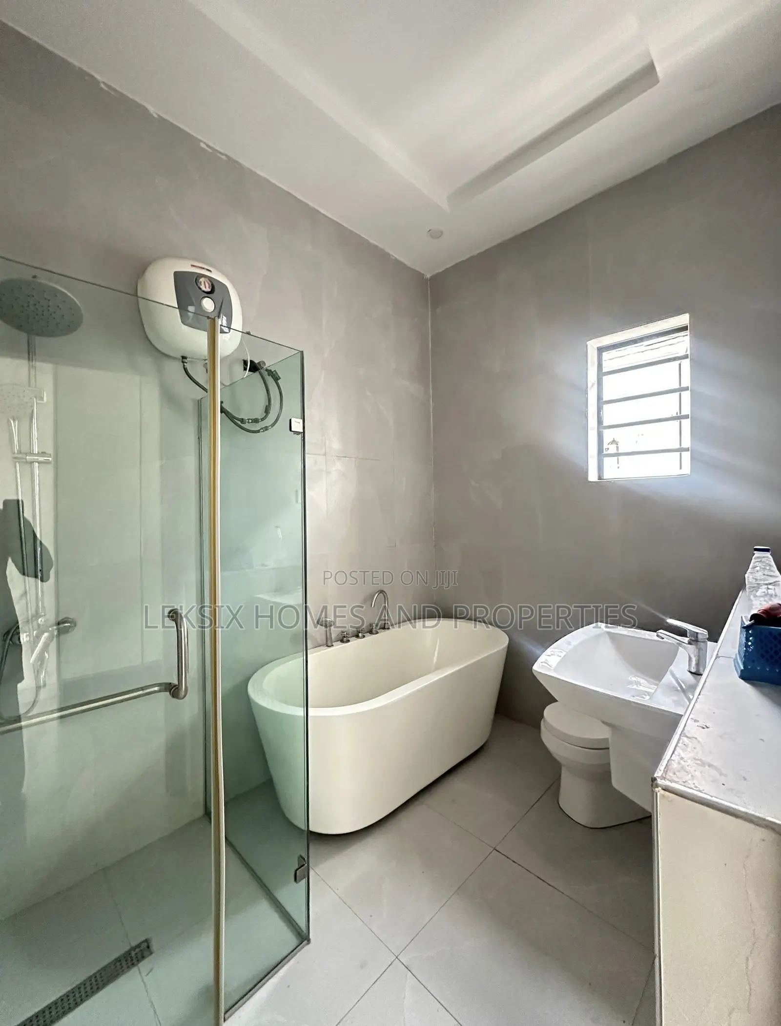 5bdrm Duplex in A Well Secured, Chevron for sale