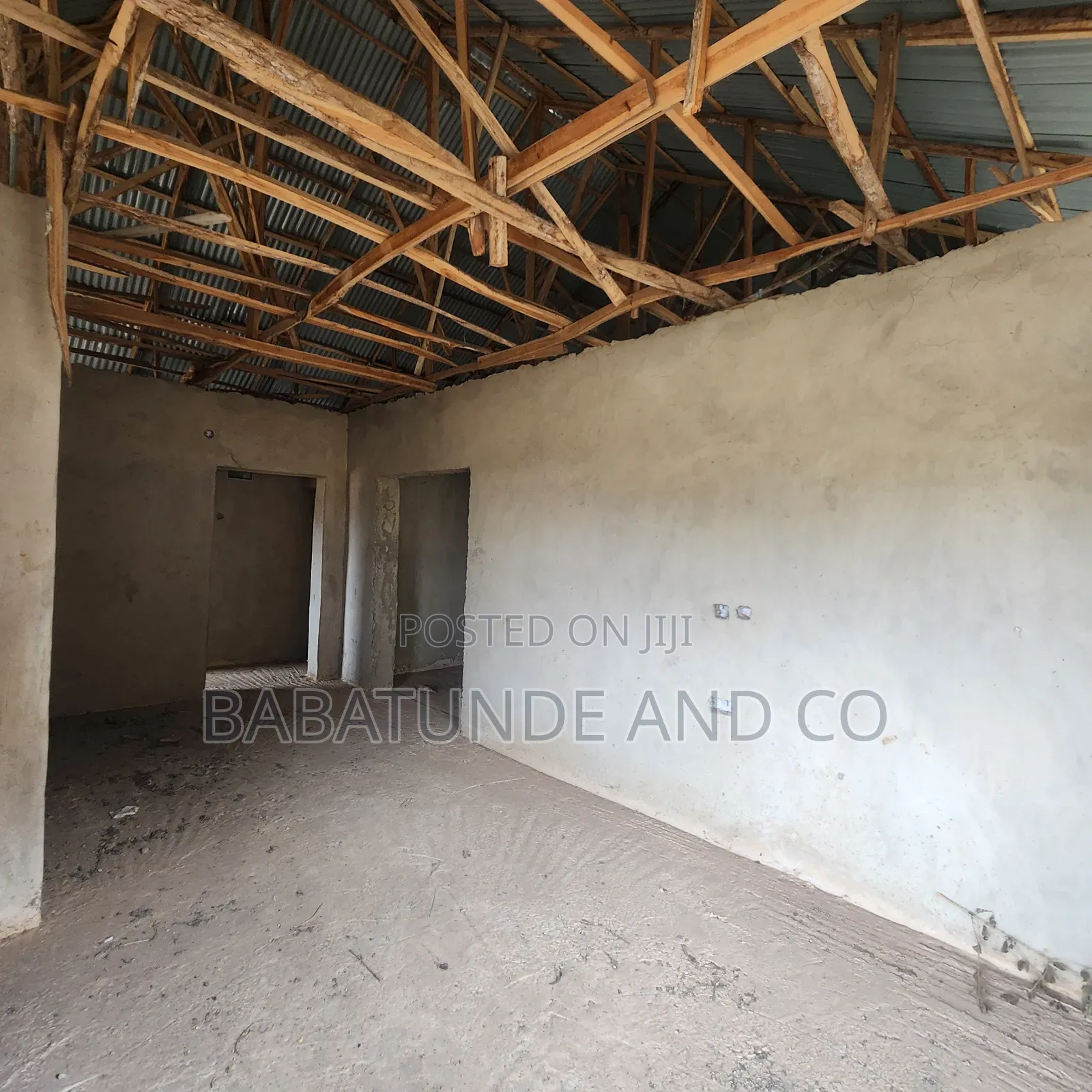 6bdrm Block of Flats in Soka for sale
