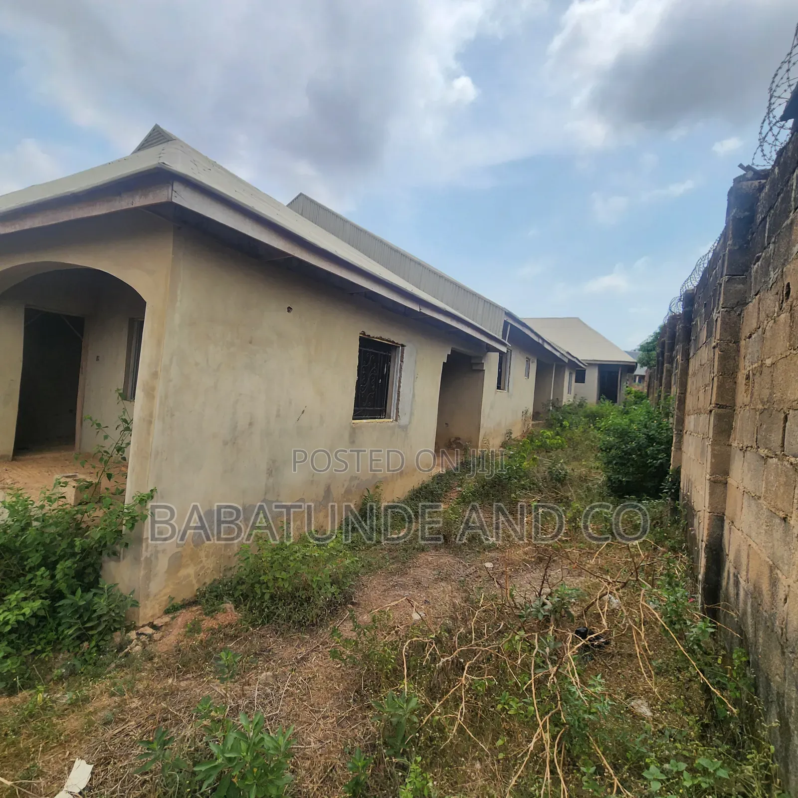 6bdrm Block of Flats in Soka for sale