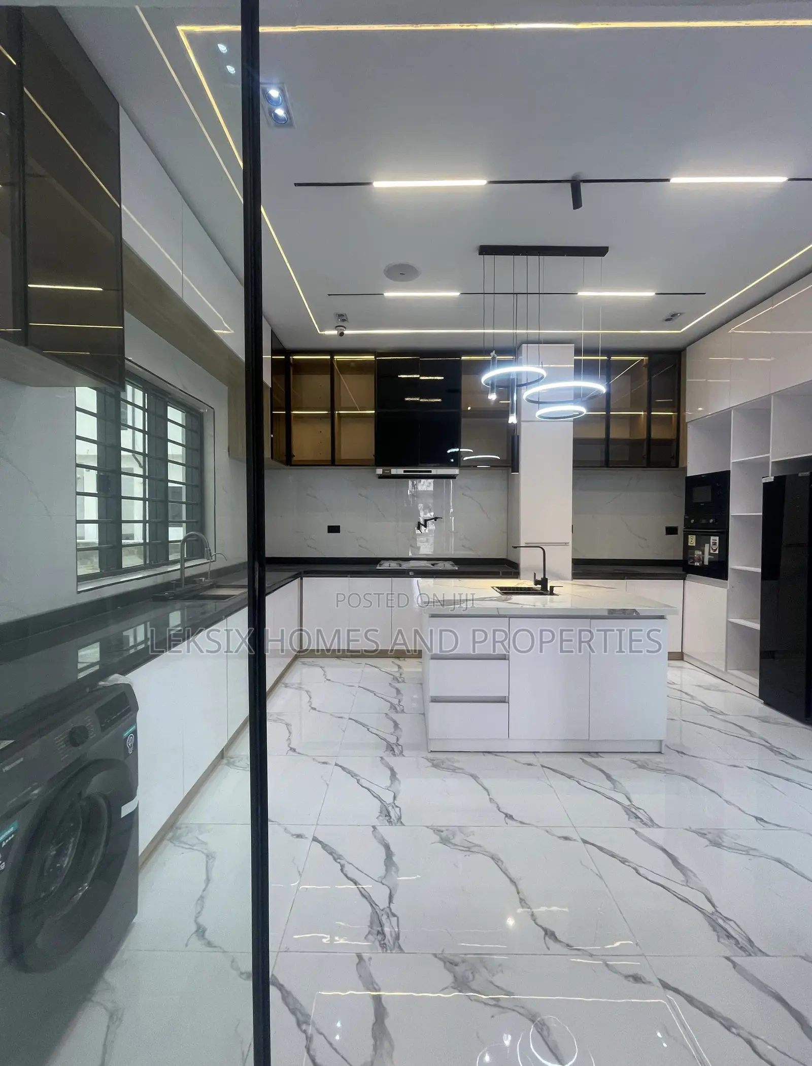 5bdrm Duplex in A Well Secured, Chevron for sale