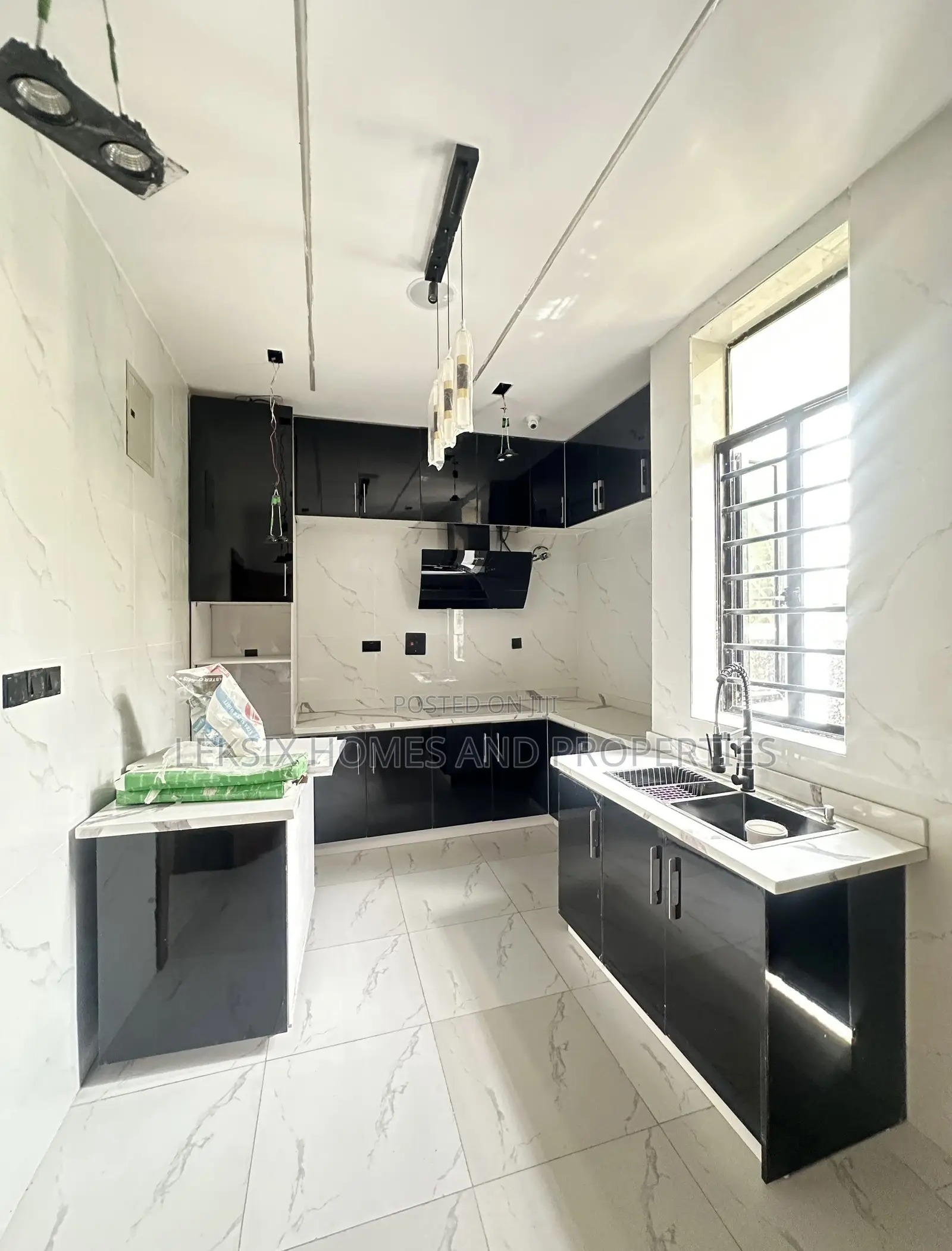 5bdrm Duplex in A Well Secured, Ado / Ajah for sale