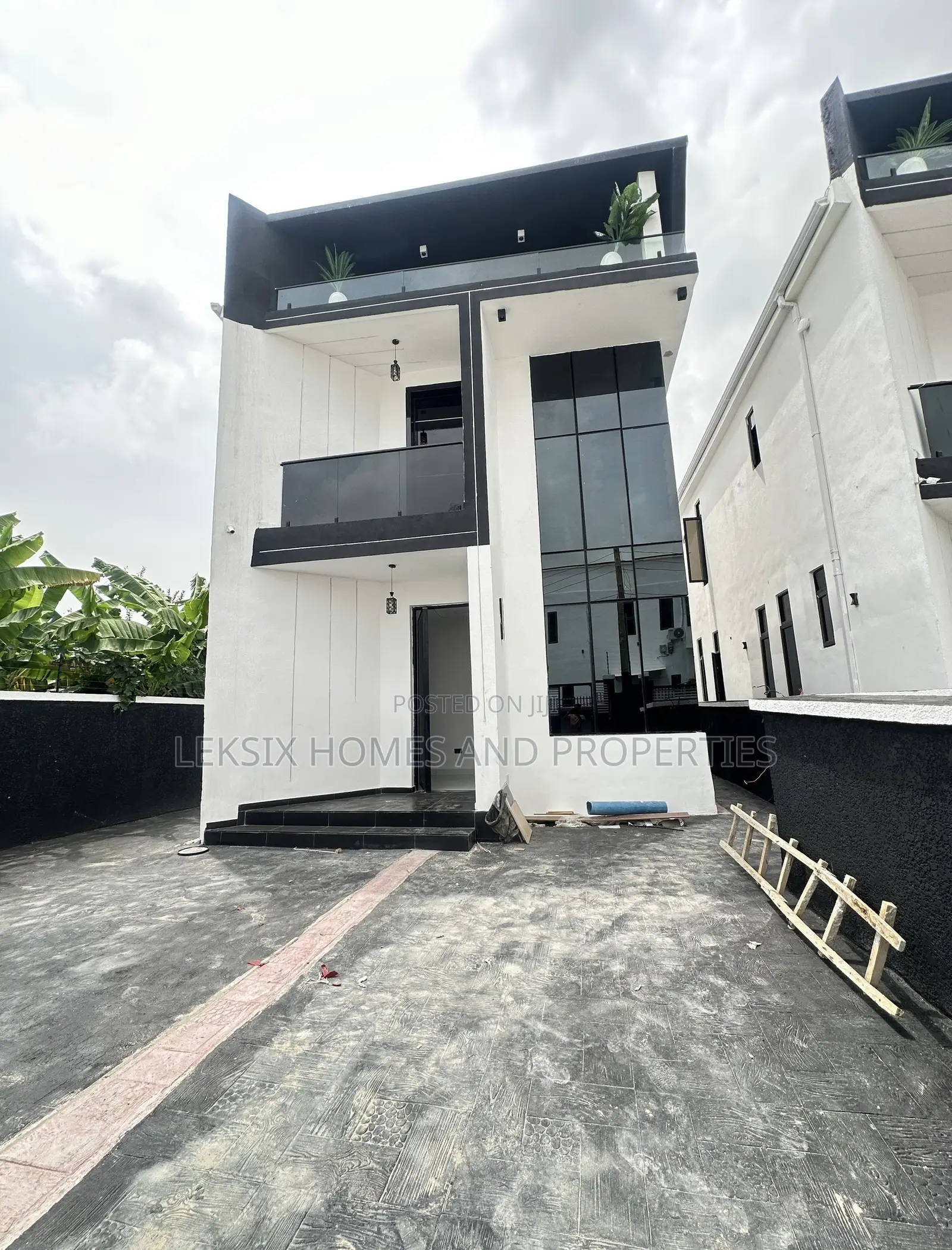 5bdrm Duplex in A Well Secured, Ado / Ajah for sale