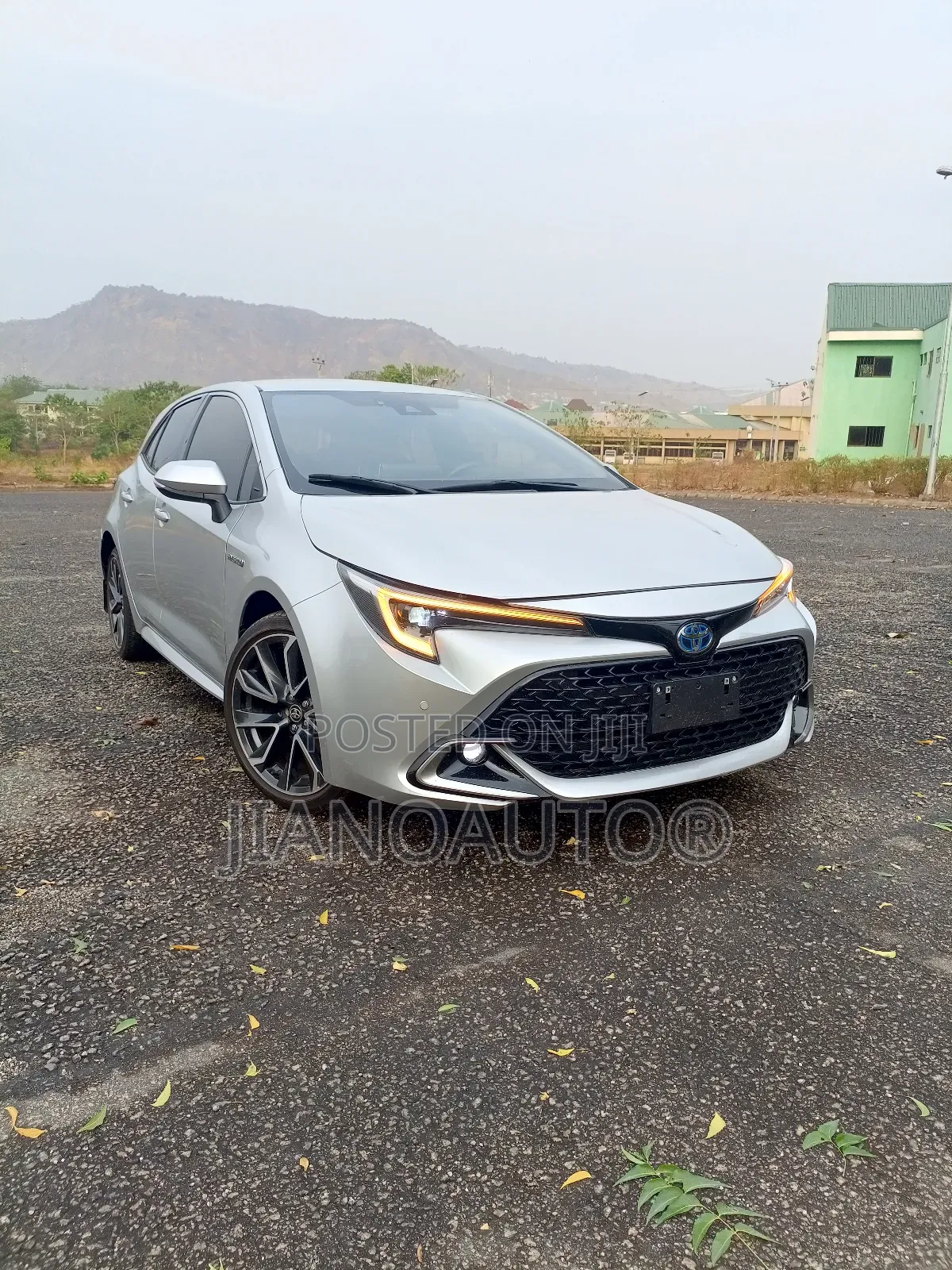 Toyota Corolla 2024 Silver