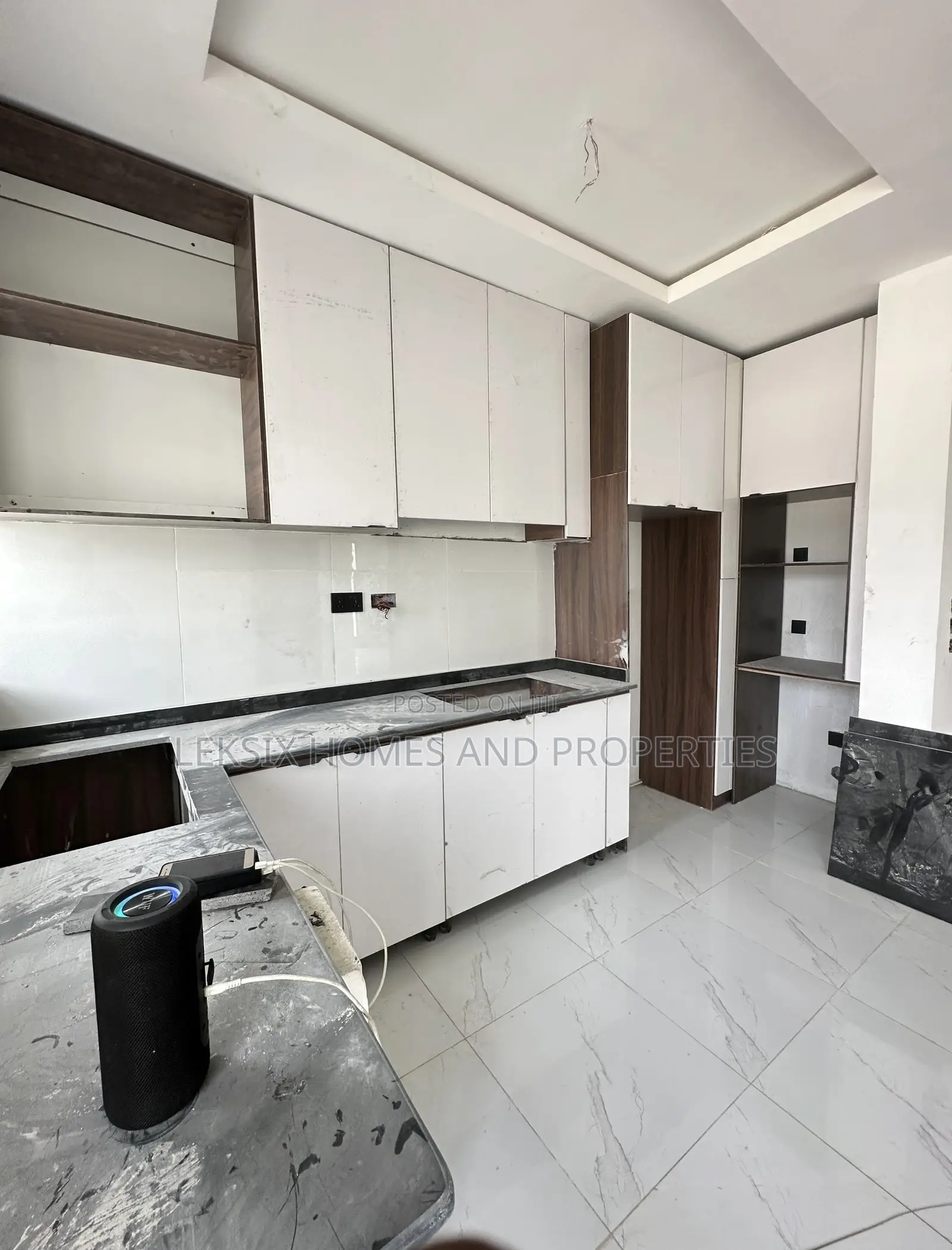2bdrm Apartment in A Well Secured, Idado for sale