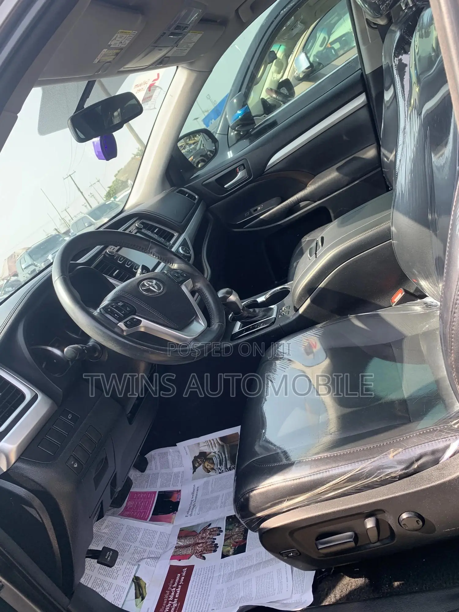 Toyota Highlander XLE 4x4 V6 (3.5L 6cyl 8A) 2018 Gray