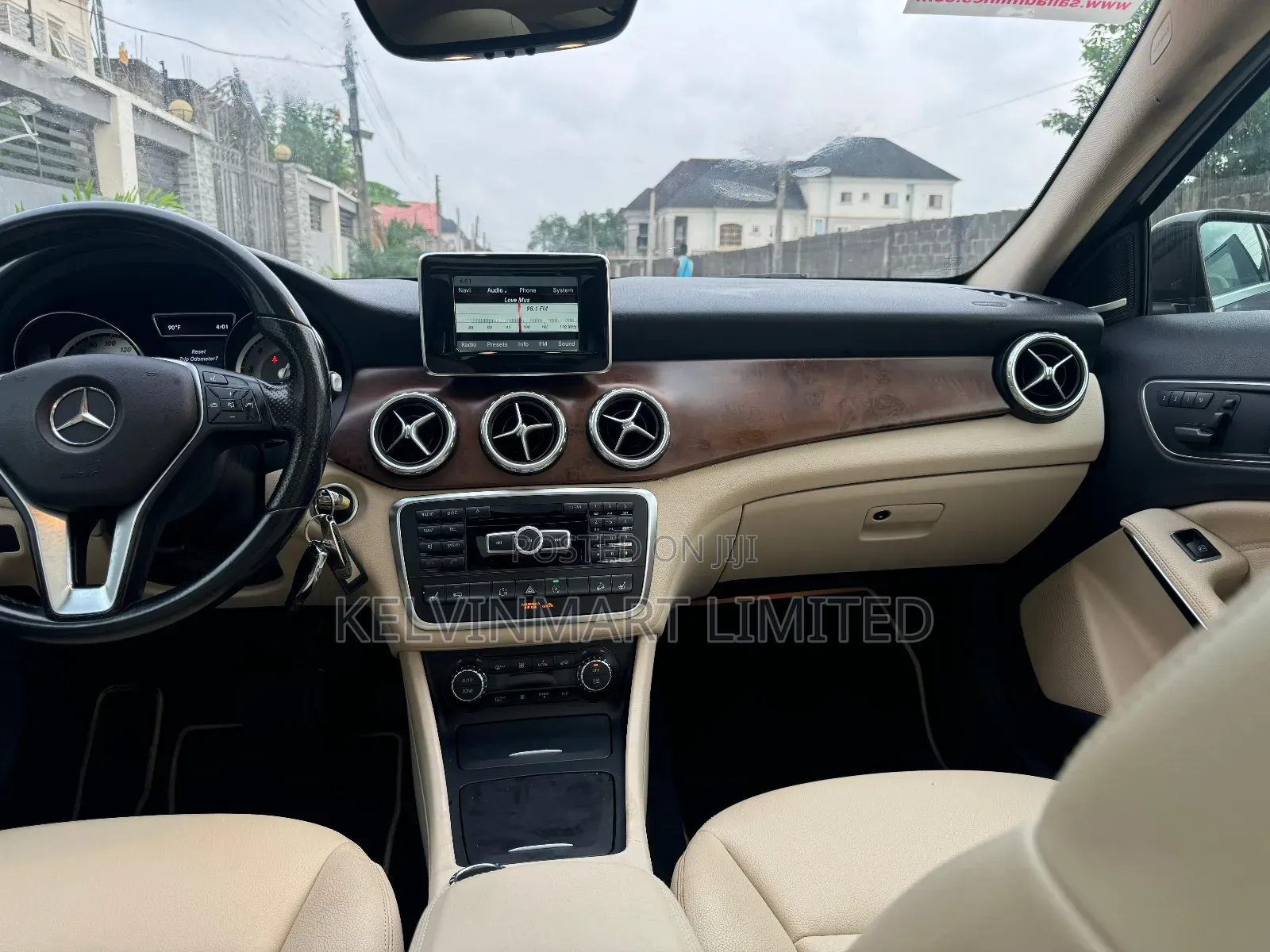 Mercedes-Benz GLA 250 2015 Brown