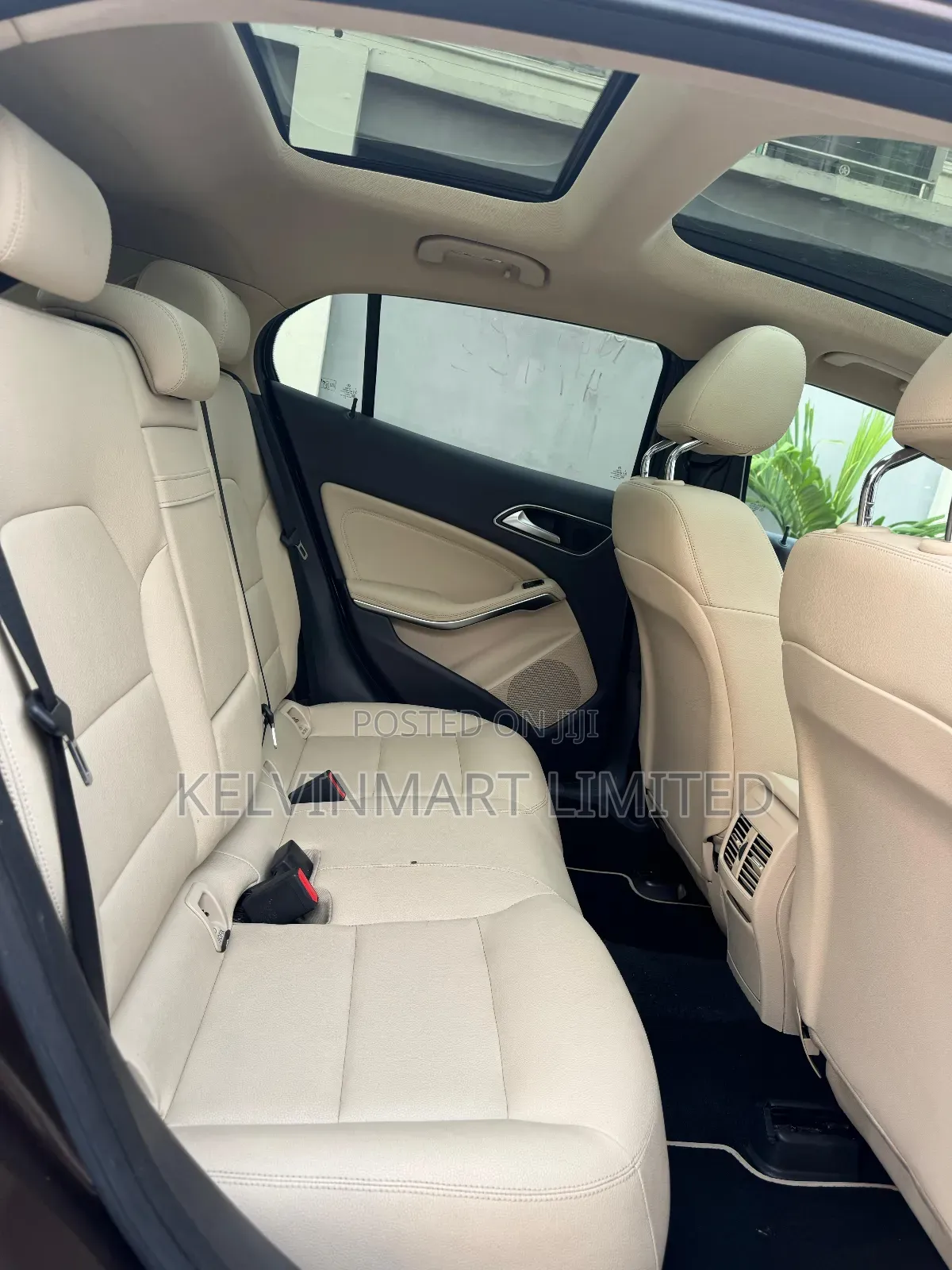Mercedes-Benz GLA 250 2015 Brown