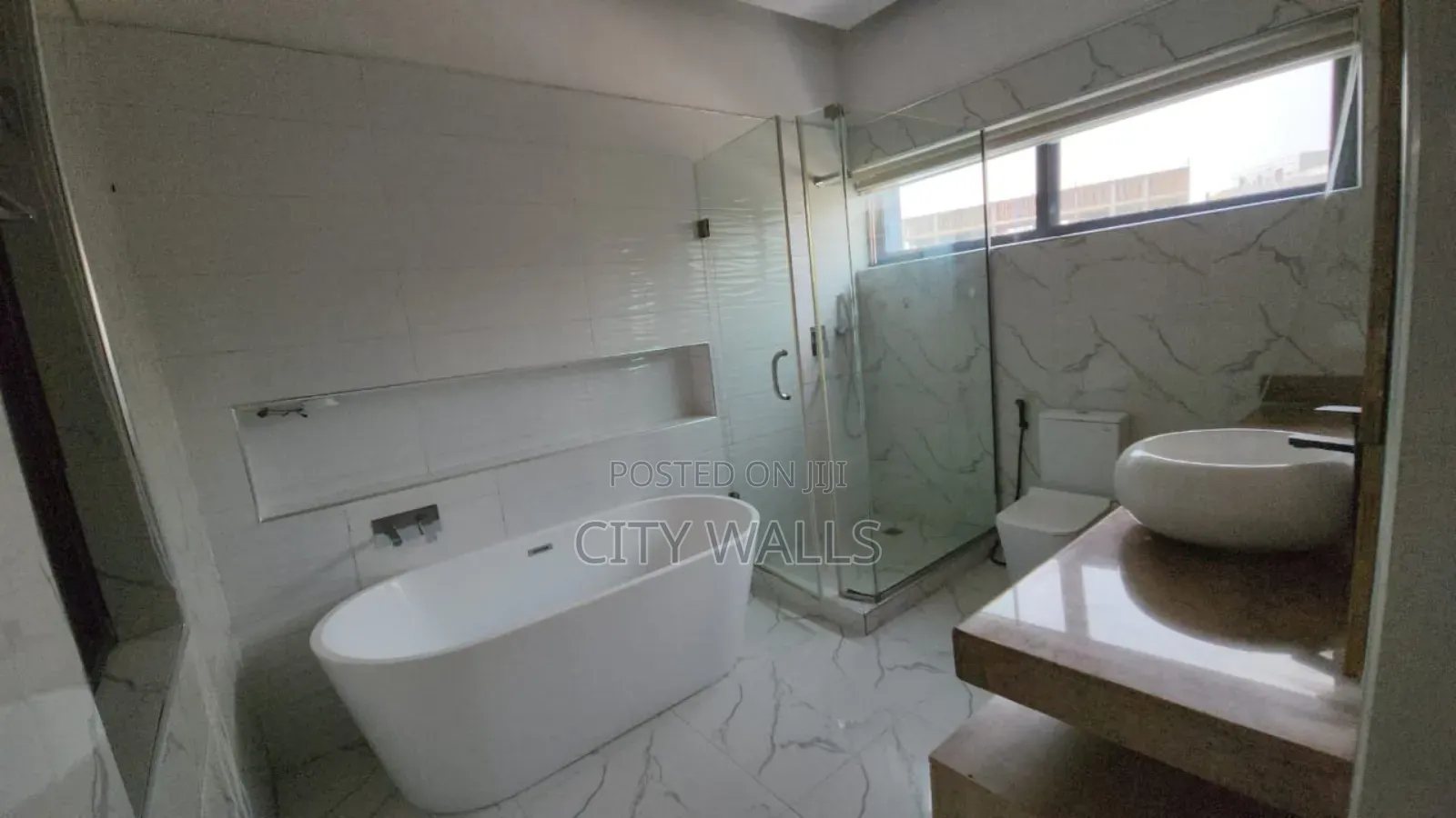4bdrm Townhouse / Terrace in Lekki Phase 1 for rent