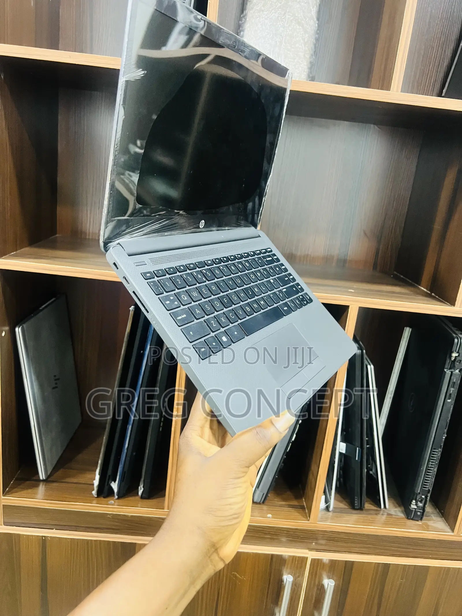 Laptop HP 240 G8 8GB AMD Ryzen SSD 256GB