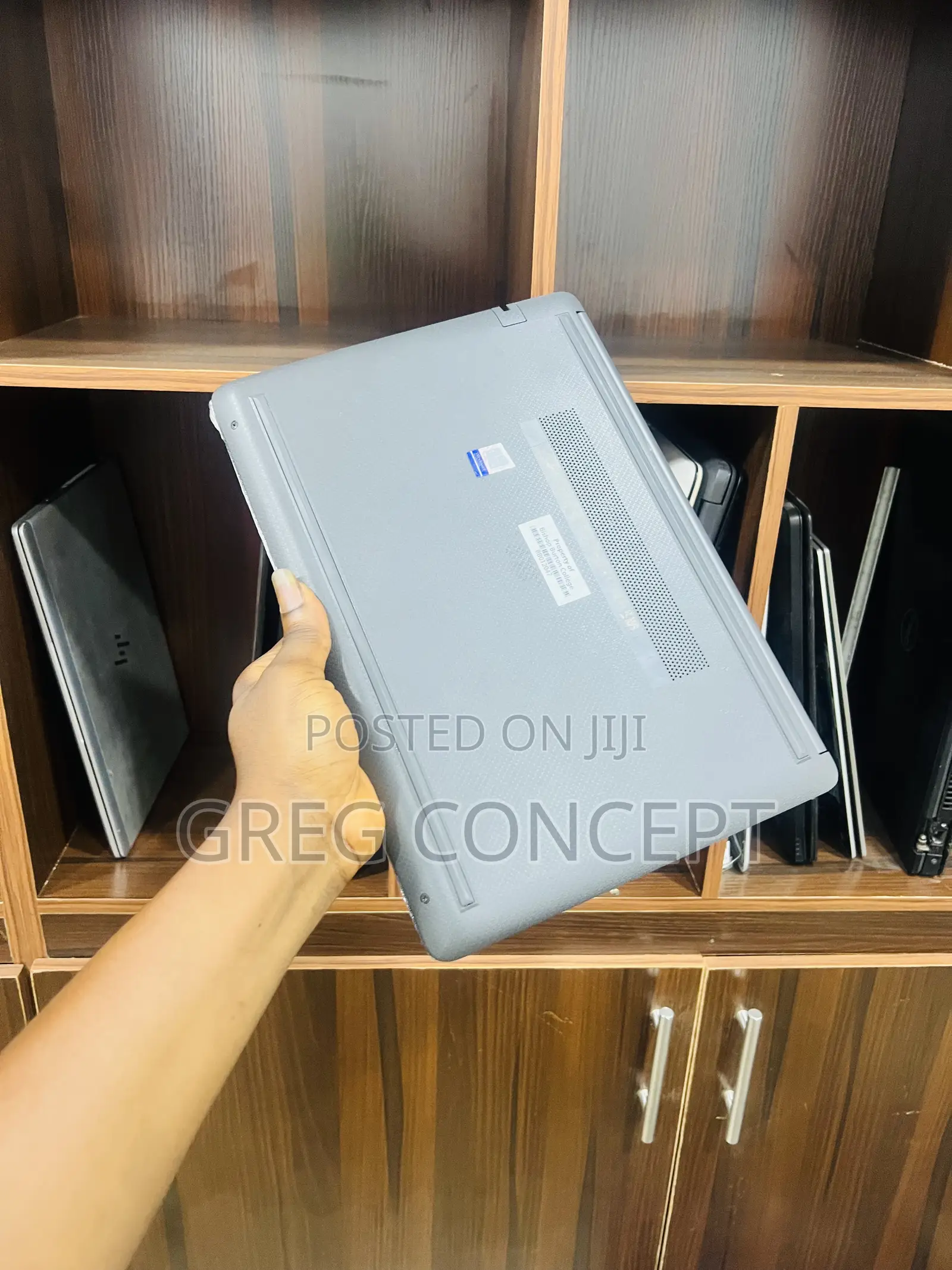 Laptop HP 240 G8 8GB AMD Ryzen SSD 256GB