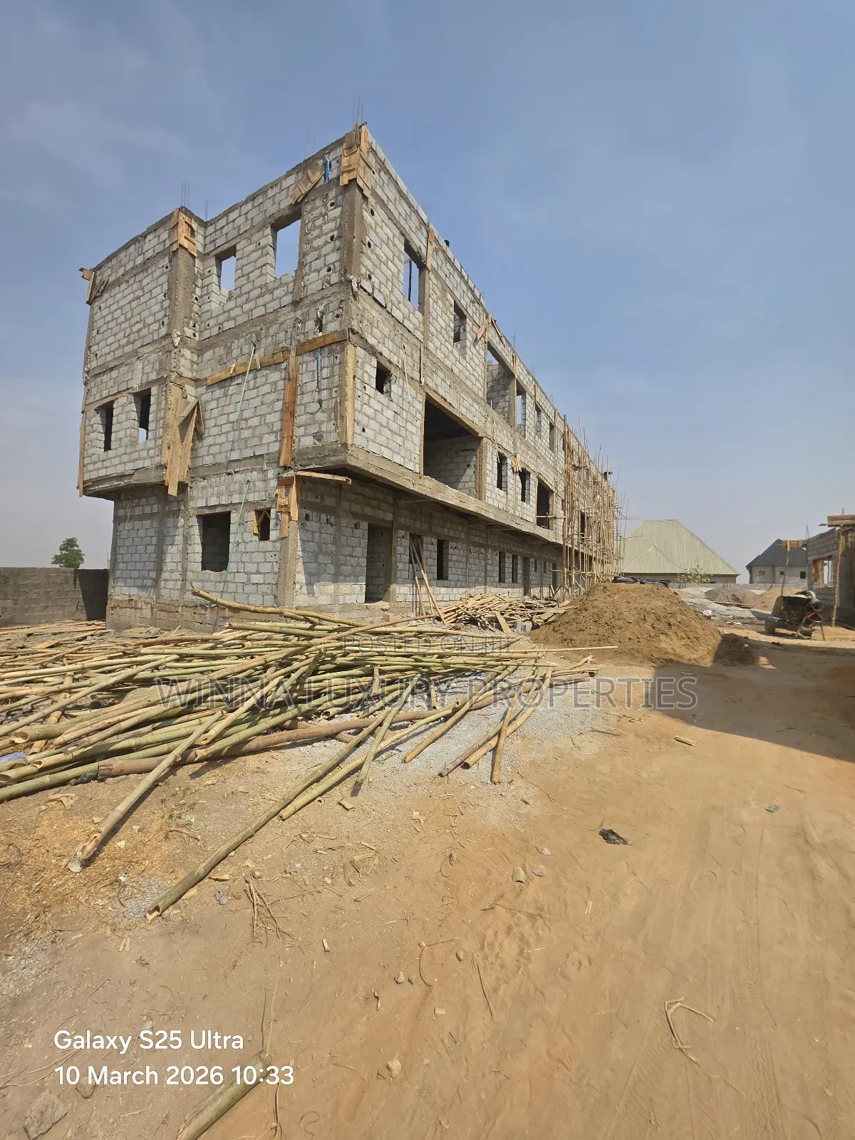 4bdrm Townhouse/Terrace in Sabon Lugbe for sale