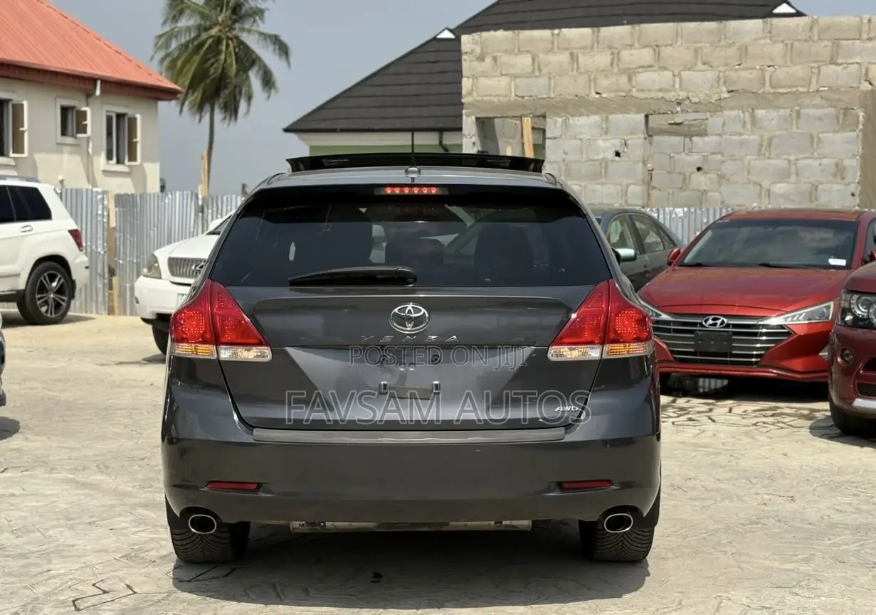 Toyota Venza 2011 Gray