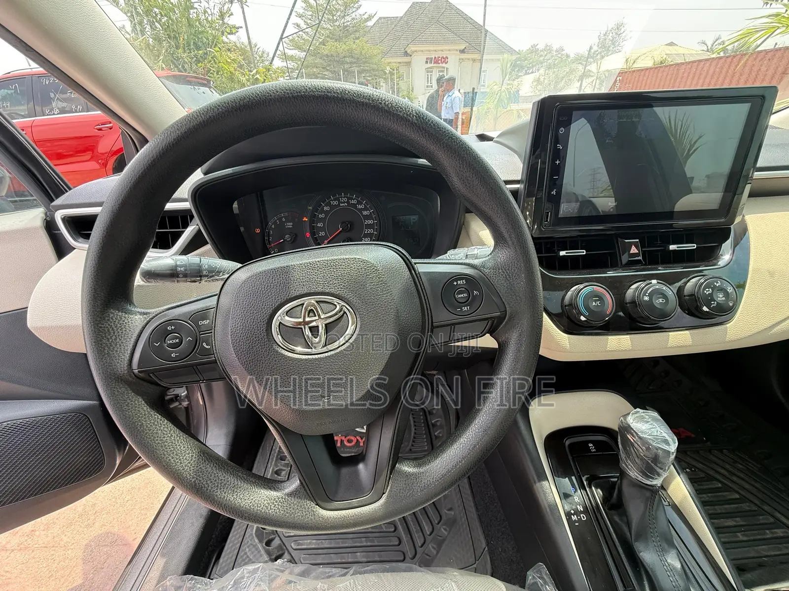New Toyota Corolla LE 2023 Silver