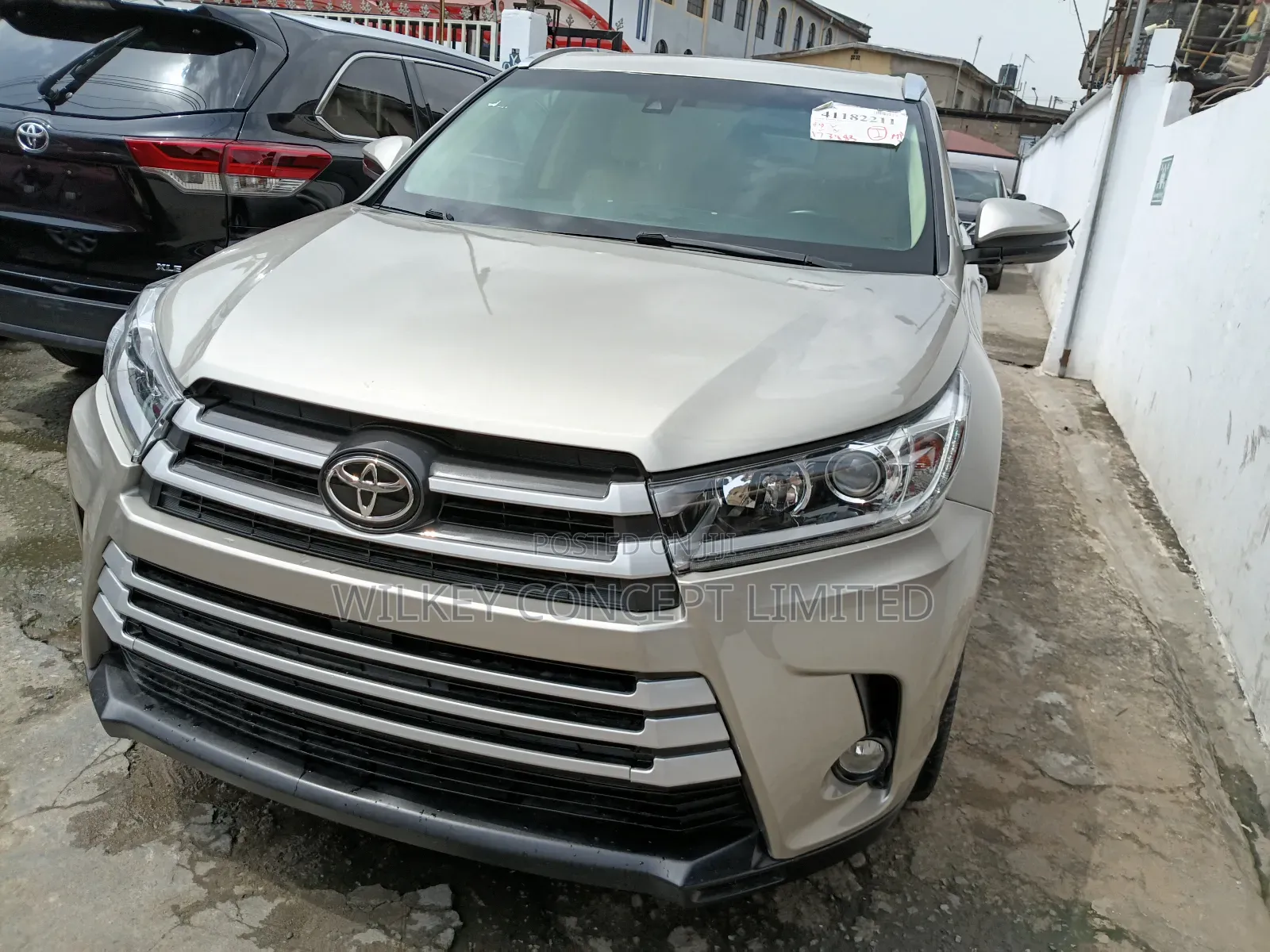 Toyota Highlander Limited 4dr SUV AWD (3.5L 6cyl 6A) 2015 Gold
