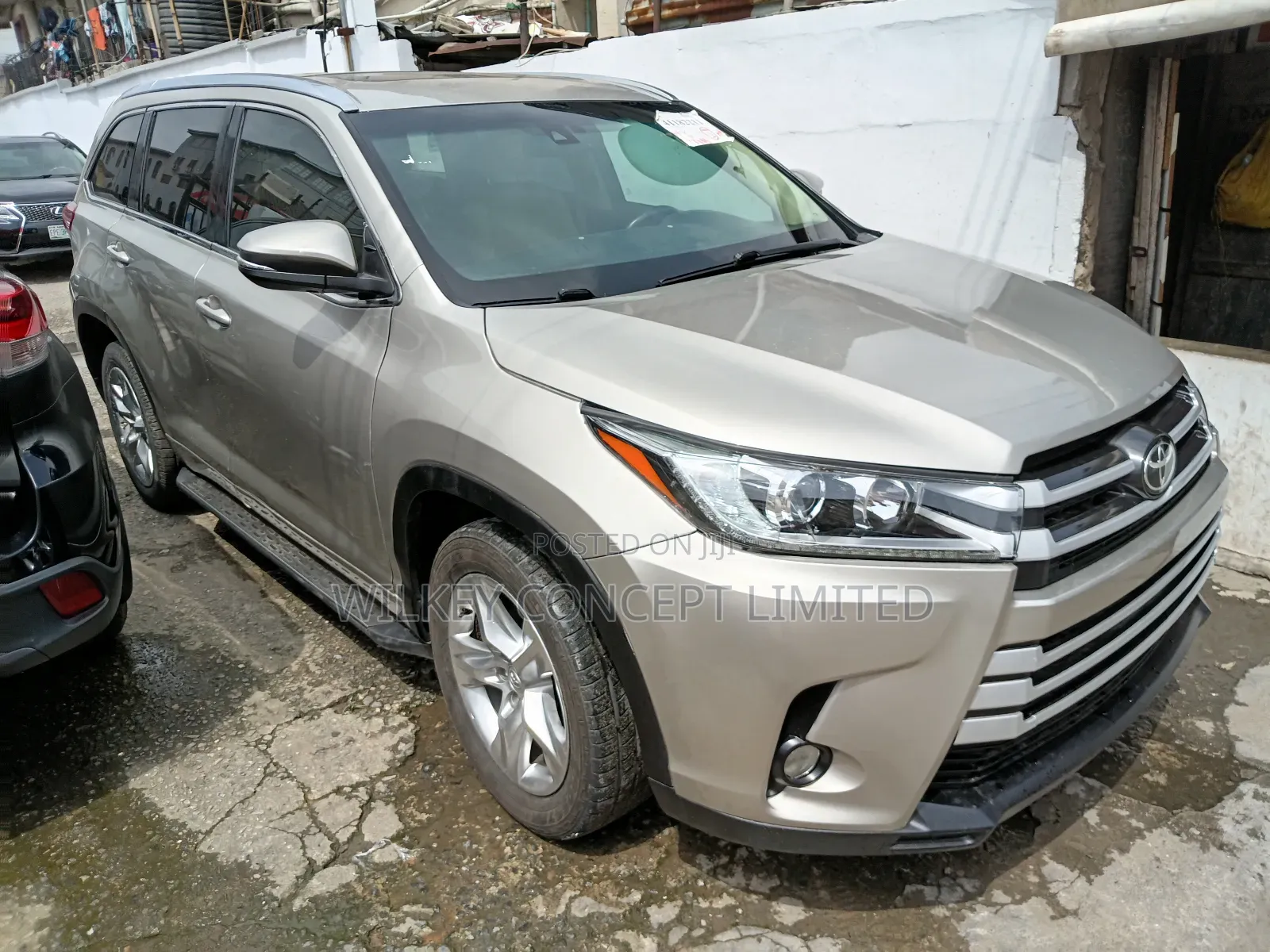 Toyota Highlander Limited 4dr SUV AWD (3.5L 6cyl 6A) 2015 Gold