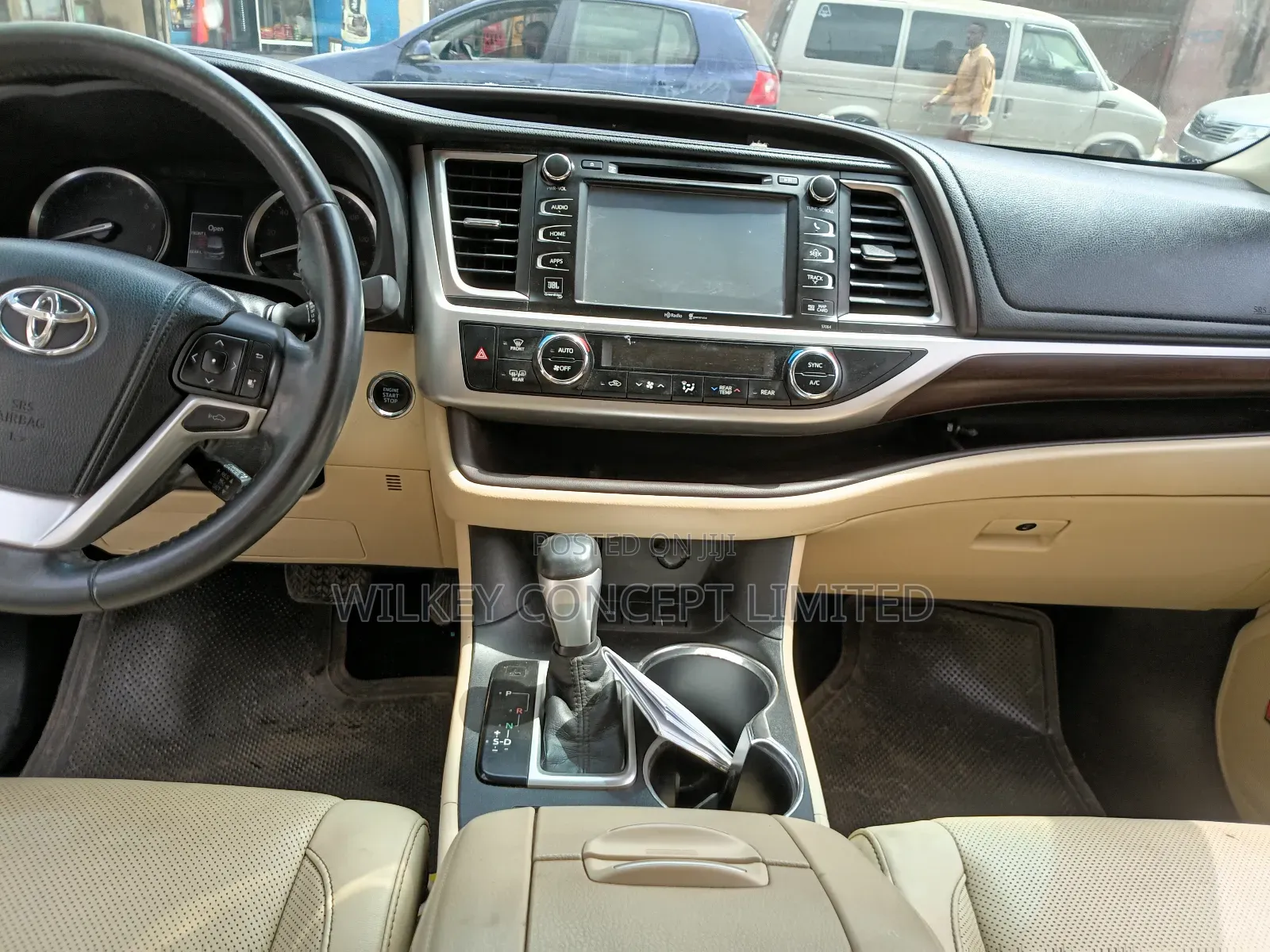Toyota Highlander Limited 4dr SUV AWD (3.5L 6cyl 6A) 2015 Gold
