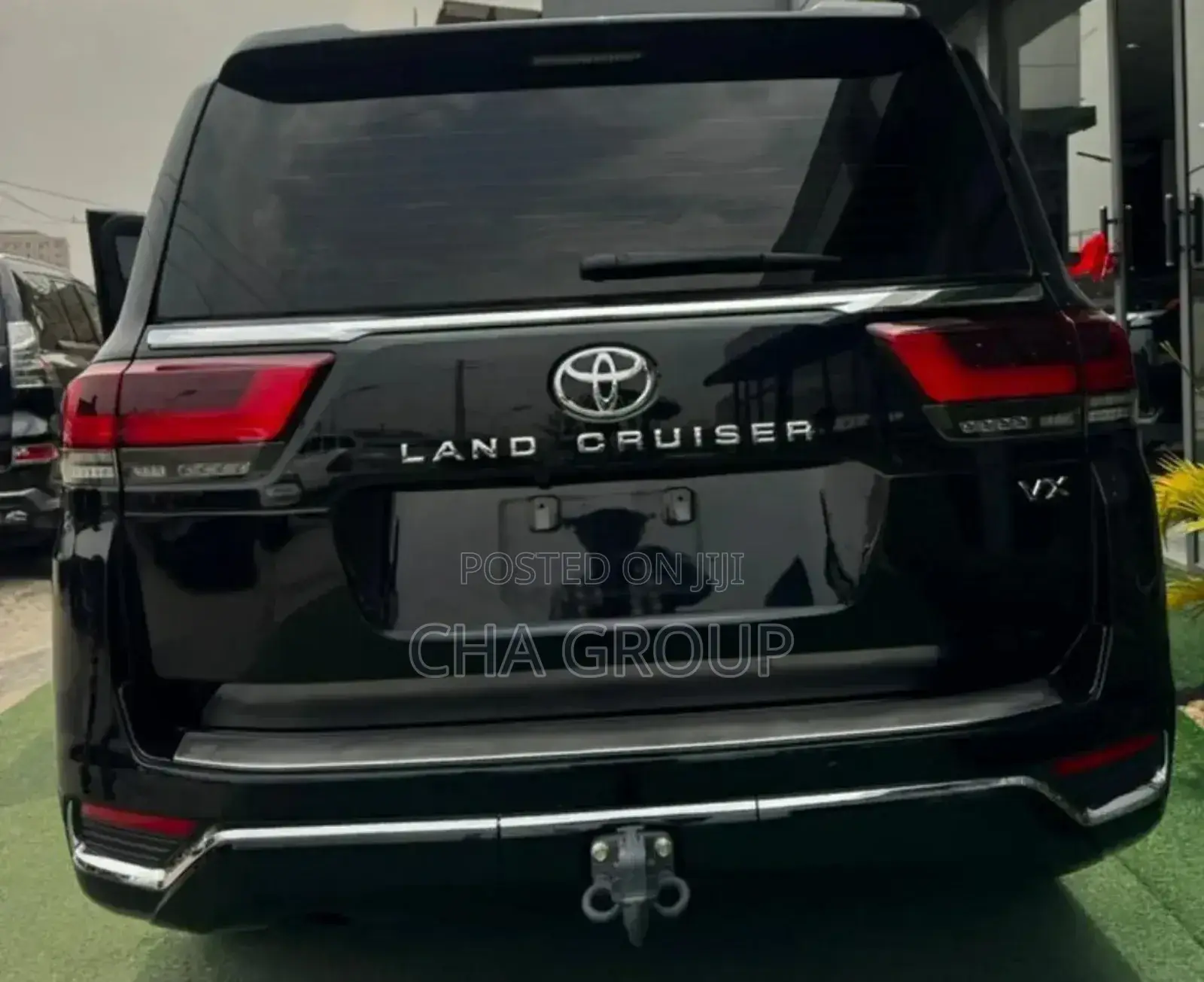 Toyota Land Cruiser LC300 2024 Black