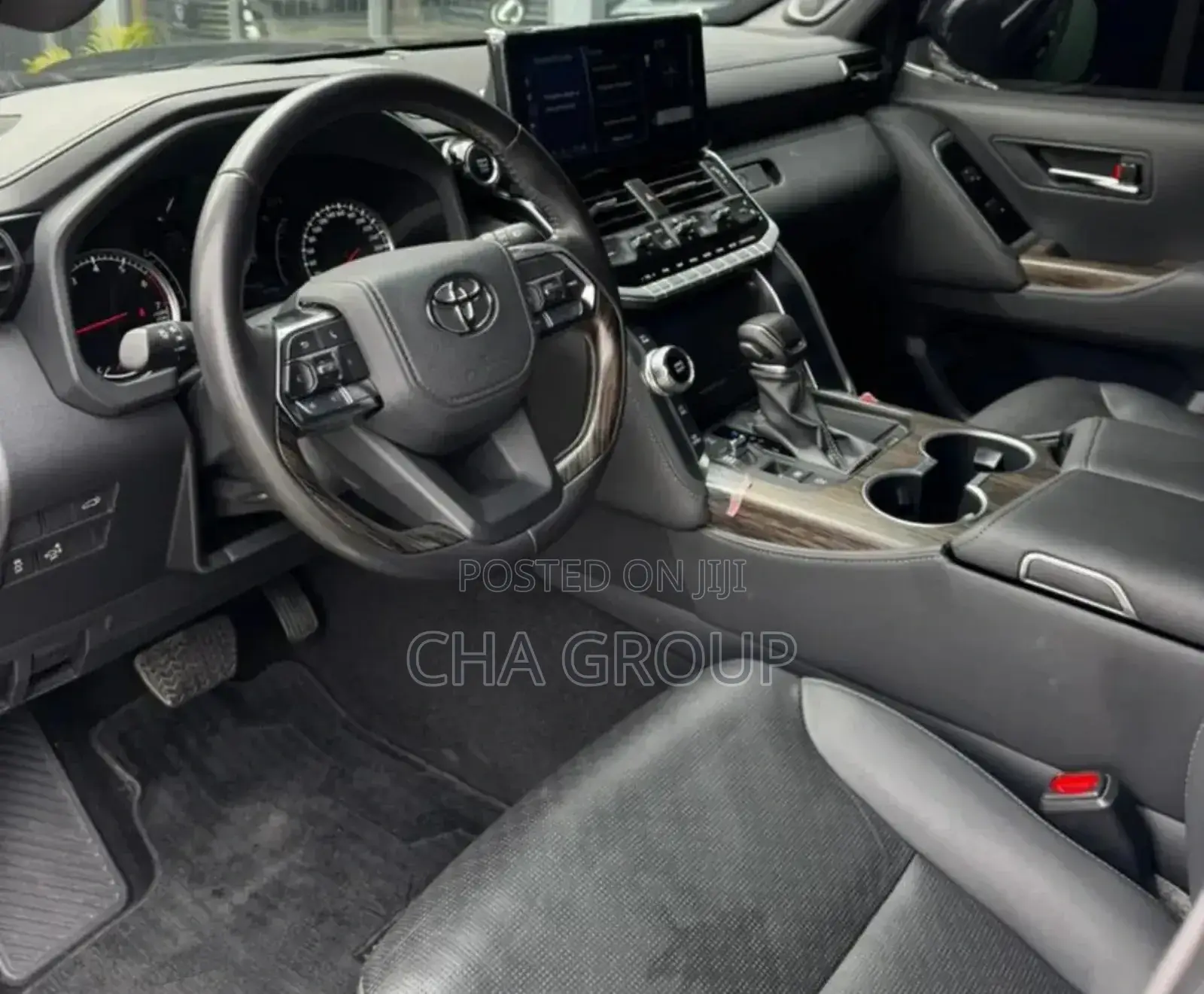 Toyota Land Cruiser LC300 2024 Black