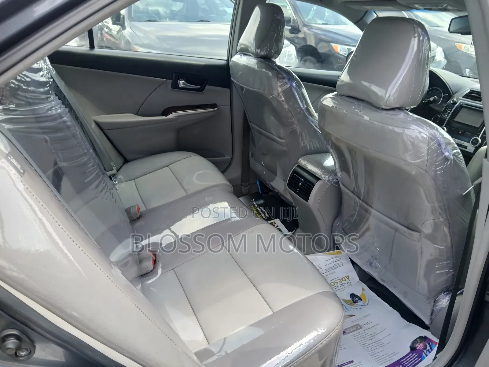 Toyota Camry XLE V6 4dr Sedan (3.5L 6cyl 6A) 2013 Gray