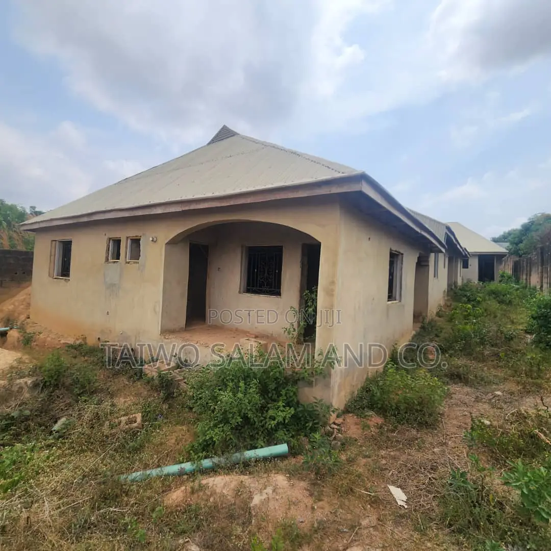 2bdrm Block of Flats in Soka for sale