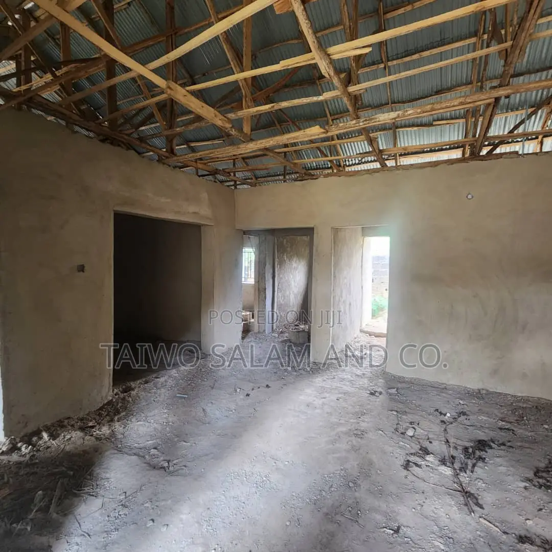 2bdrm Block of Flats in Soka for sale