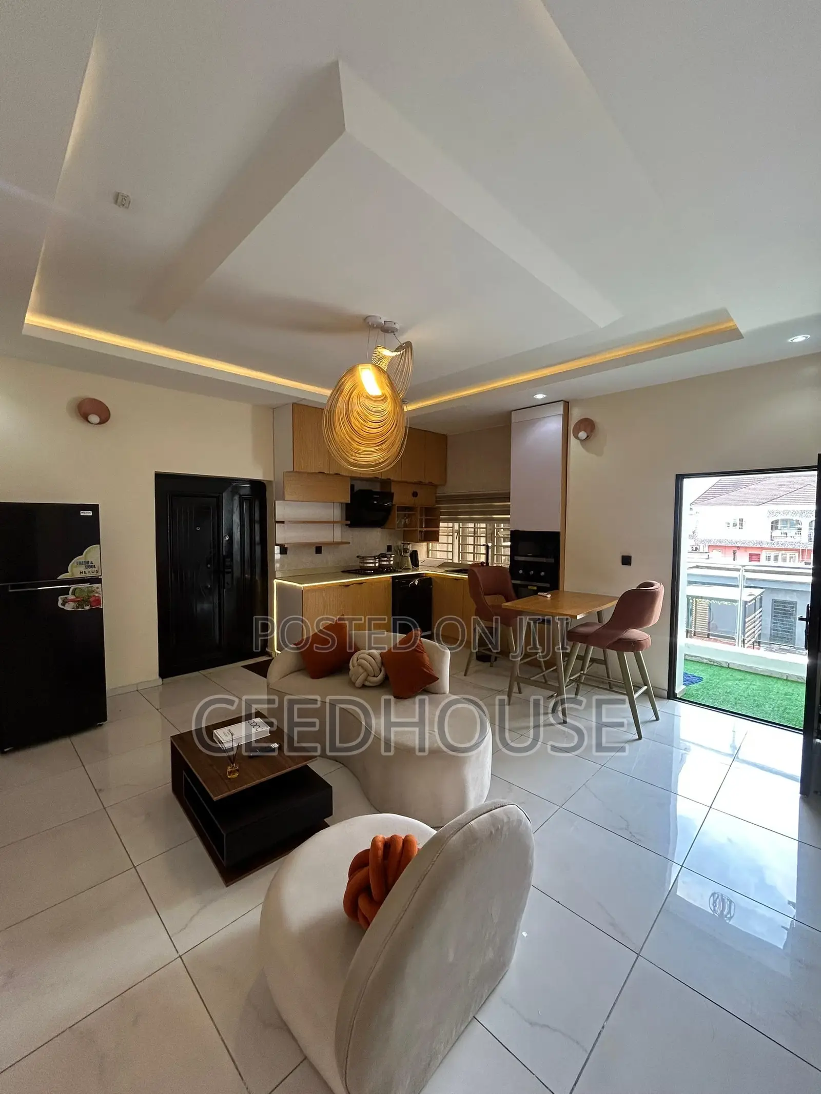Luxurious 2 Bedroom Apartment With Pool and Gym