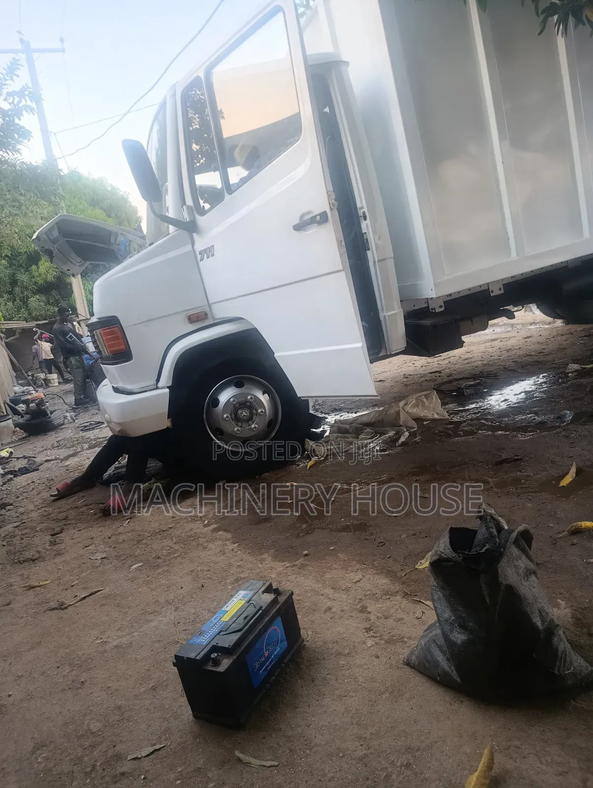 Mercedes Benz Truck 711