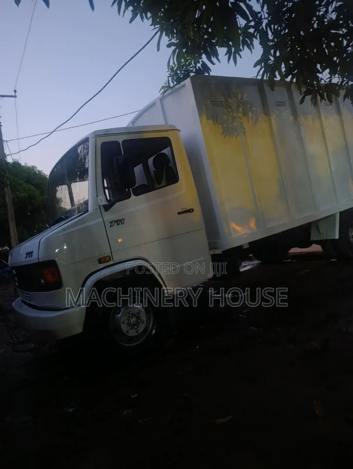 Mercedes Benz Truck 711