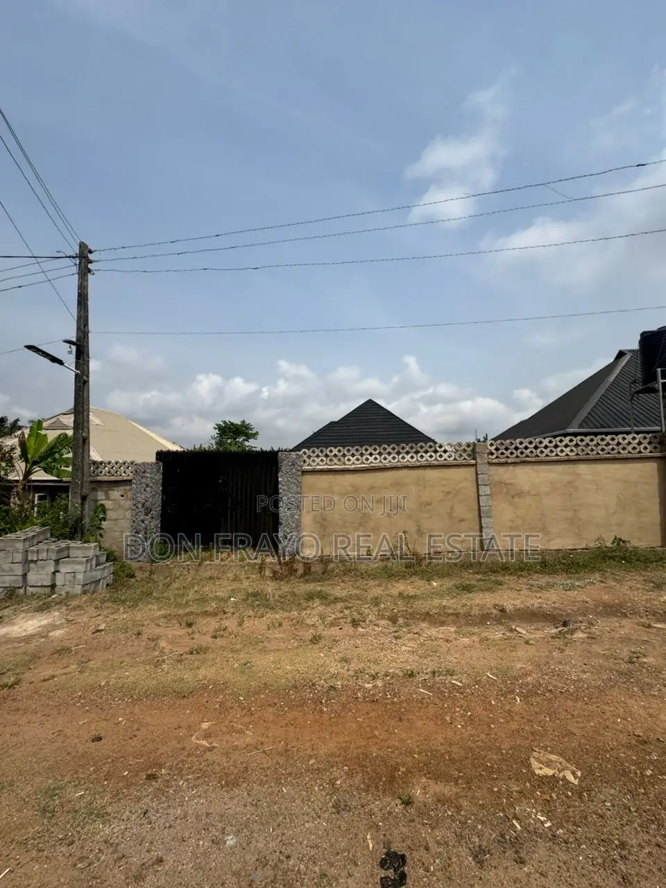 2bdrm Bungalow in Sheu Ologuneru for sale