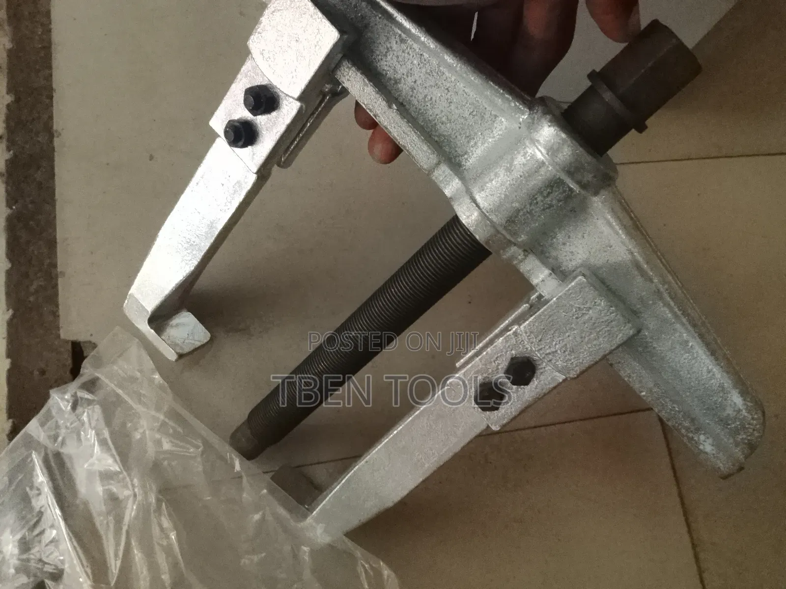 2 Leg Universal Puller Heavy Duty 12"