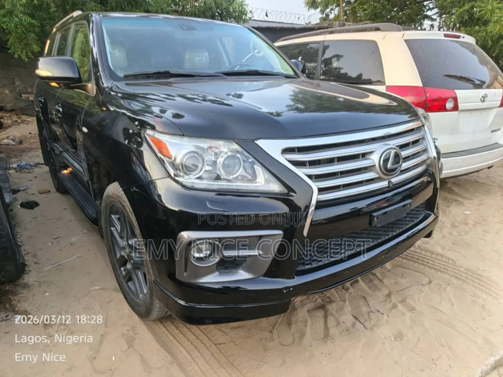 Lexus LX 570 2012 Black