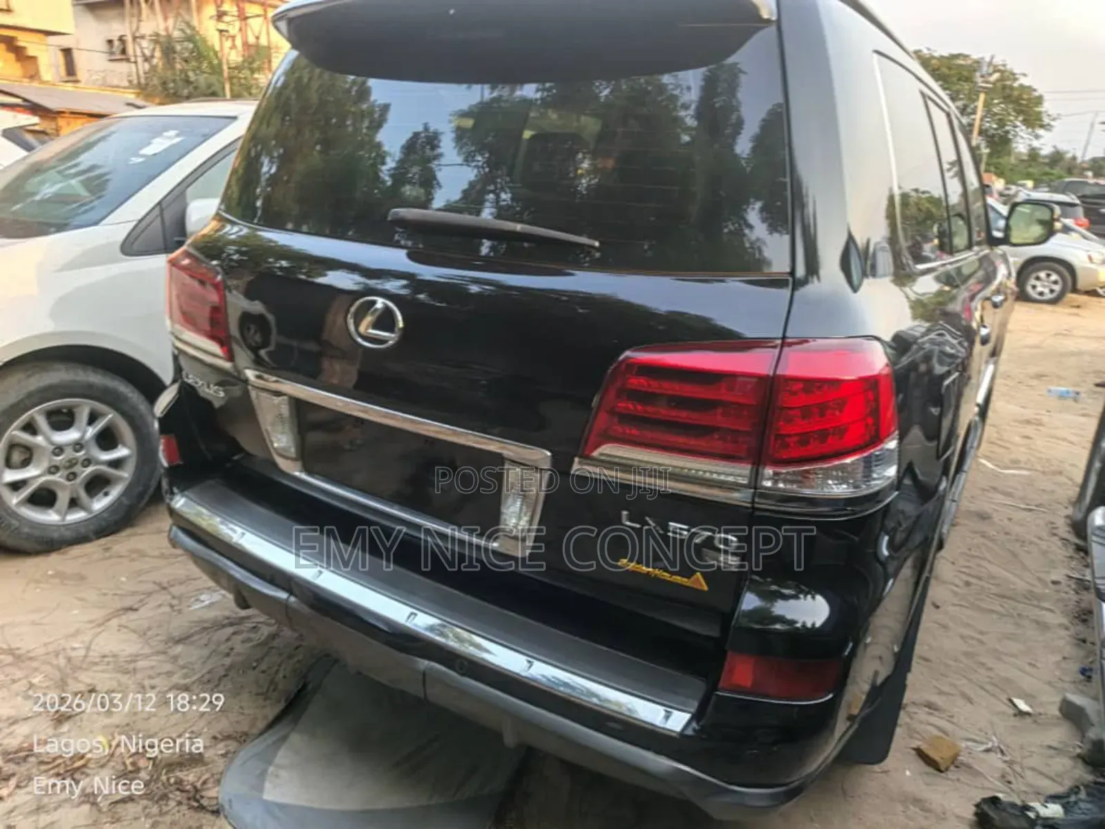 Lexus LX 570 2012 Black