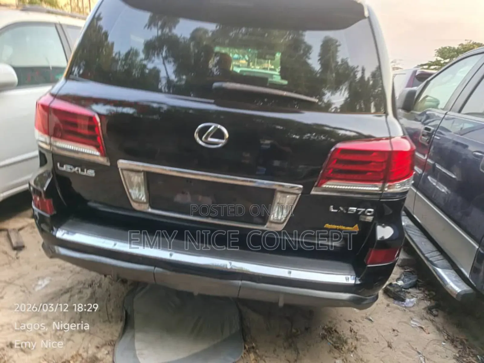 Lexus LX 570 2012 Black