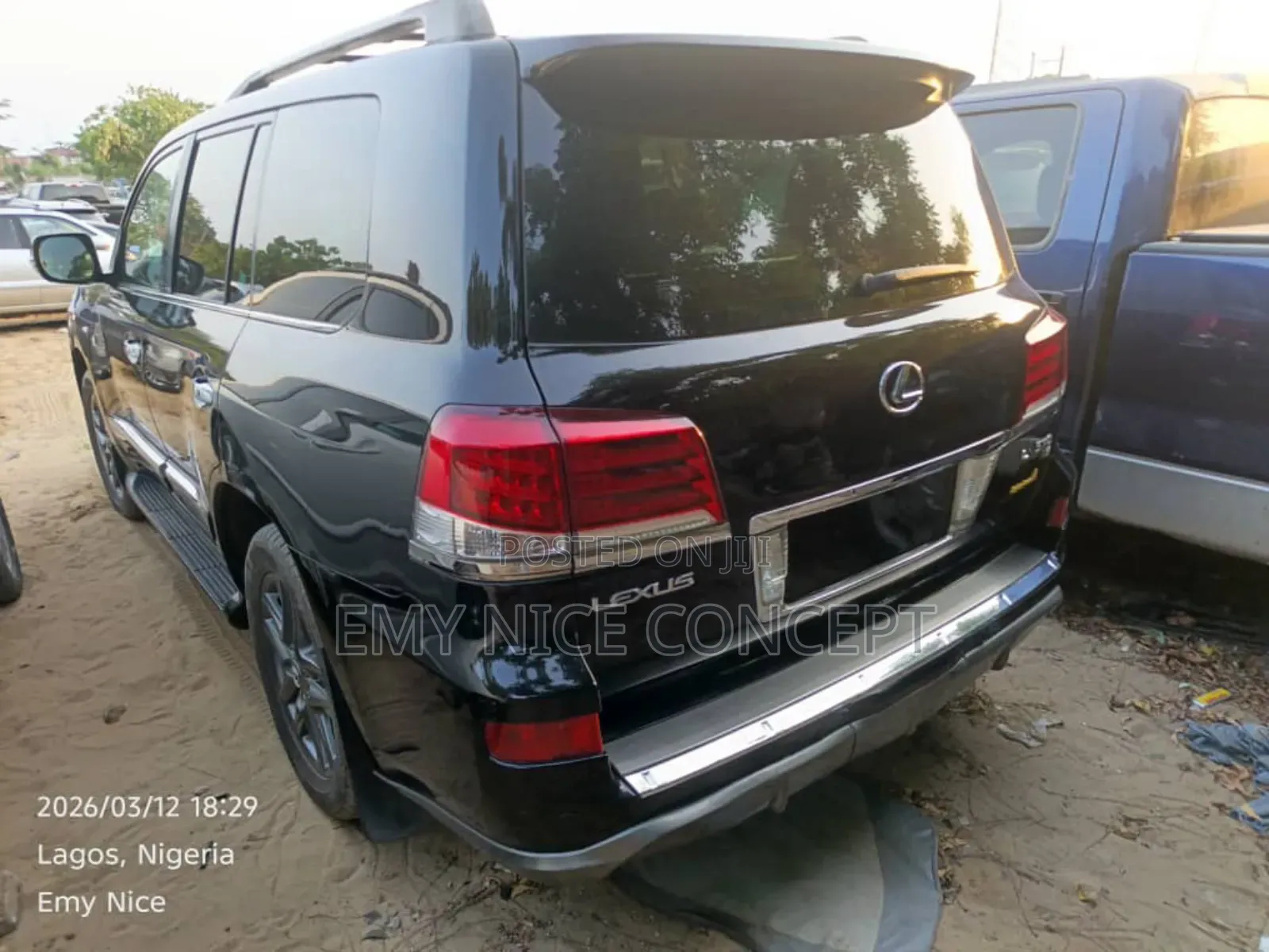 Lexus LX 570 2012 Black