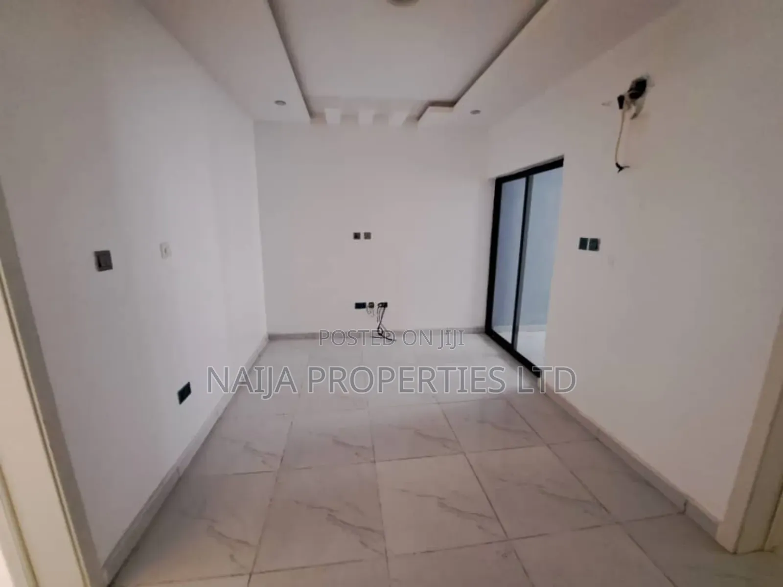 3bdrm Townhouse/Terrace in Pennek Estate, Ajiwe for sale
