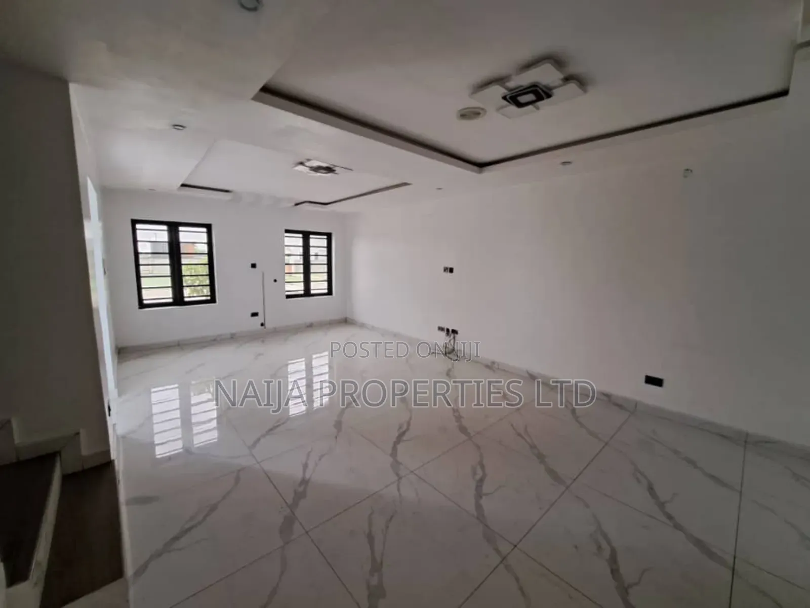 3bdrm Townhouse/Terrace in Pennek Estate, Ajiwe for sale
