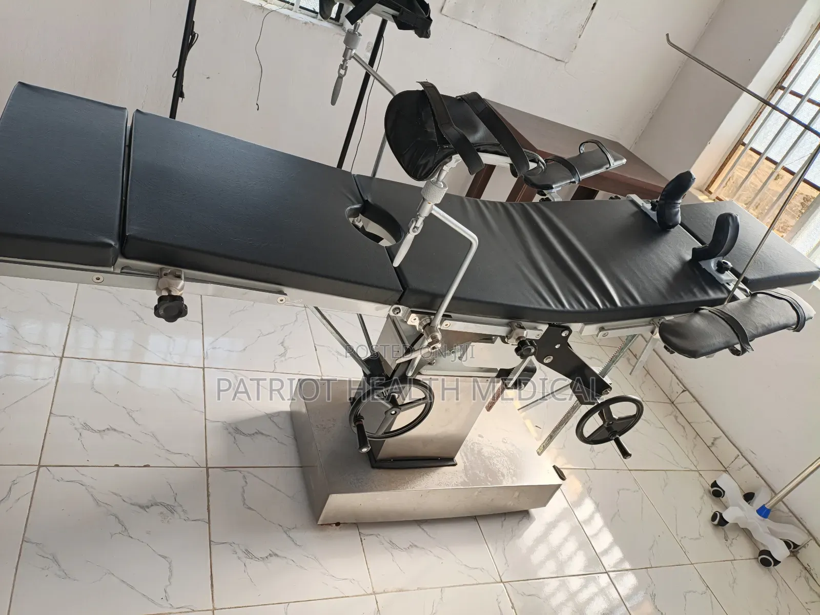 Operating Table, Theater Bed or Hydraulic Bed (Manual)