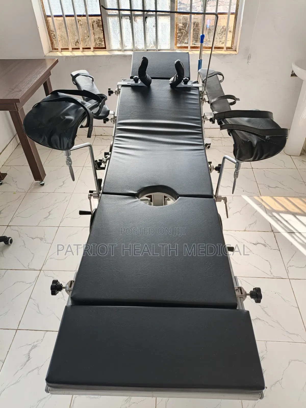 Operating Table, Theater Bed or Hydraulic Bed (Manual)