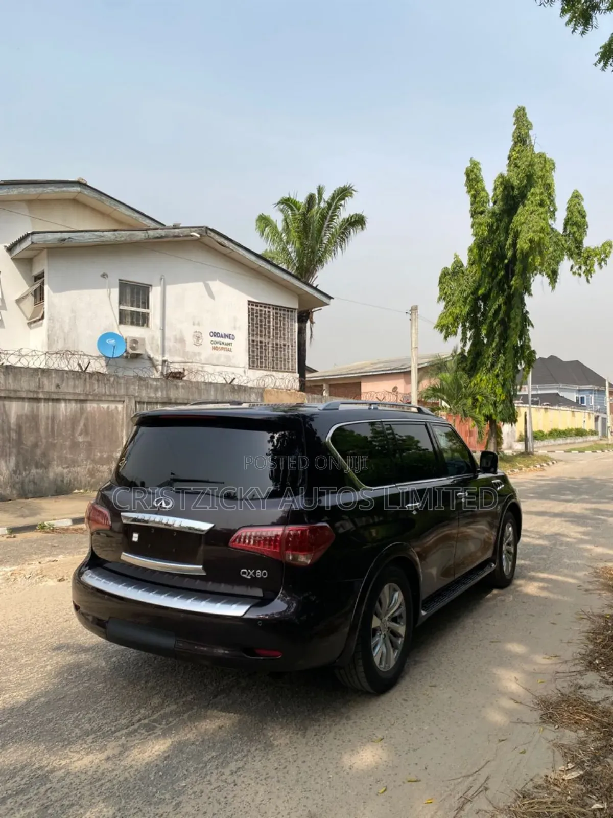 Infiniti QX80 2016 Red