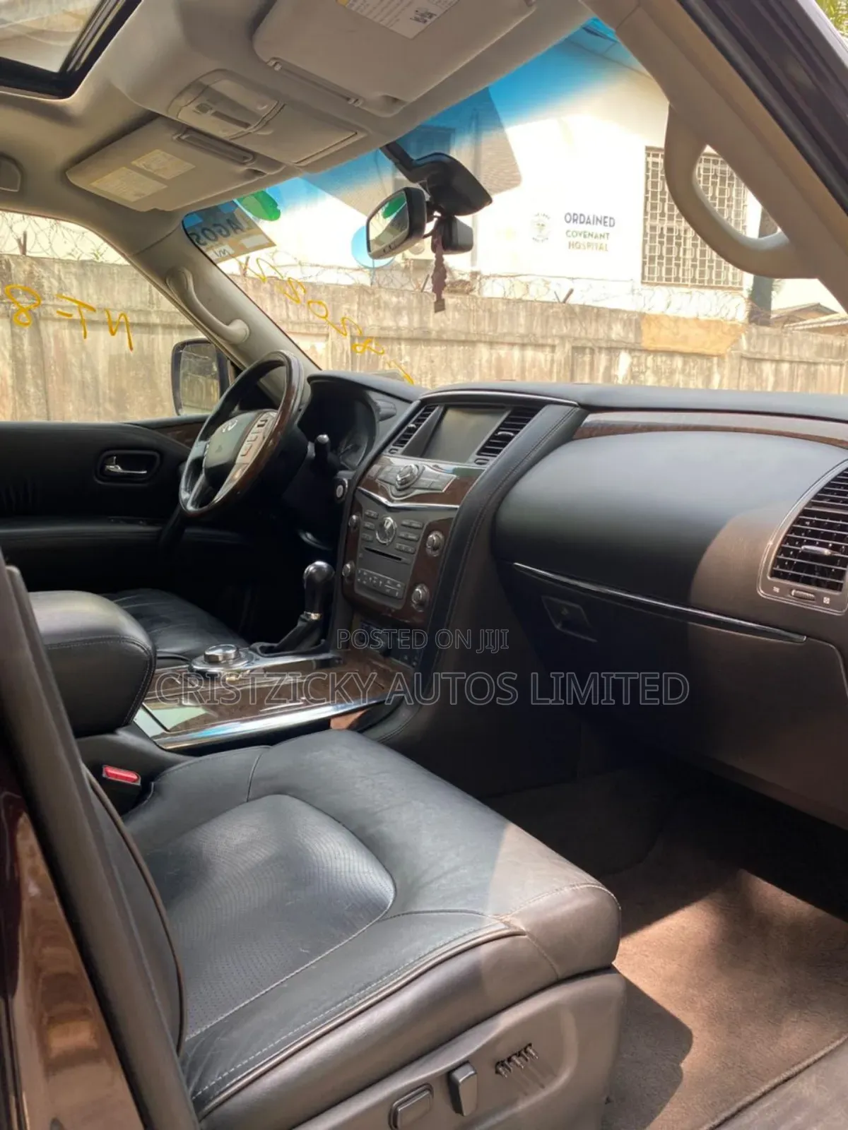 Infiniti QX80 2016 Red