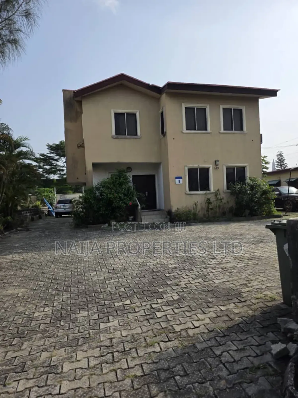 4bdrm Duplex in Off Freedom Way, Lekki Phase 1 for sale