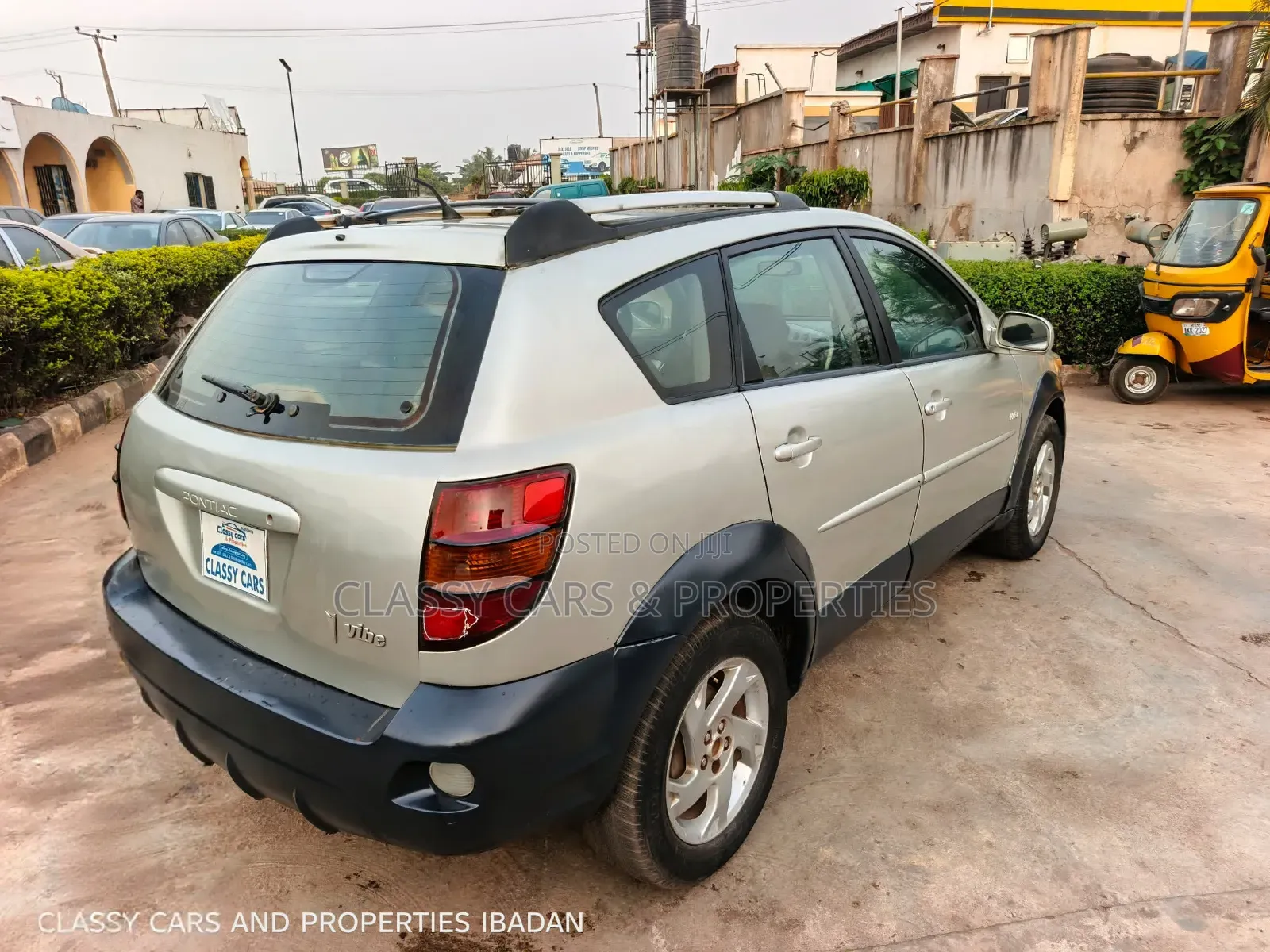 Pontiac Vibe Automatic 2004 Silver