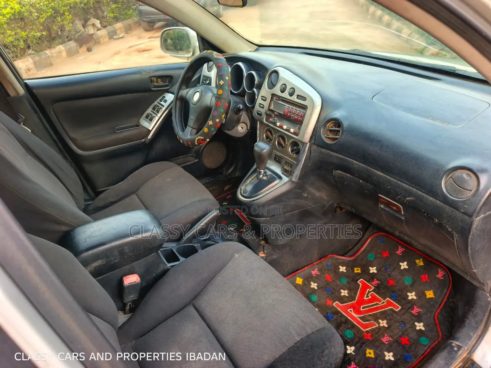 Pontiac Vibe Automatic 2004 Silver