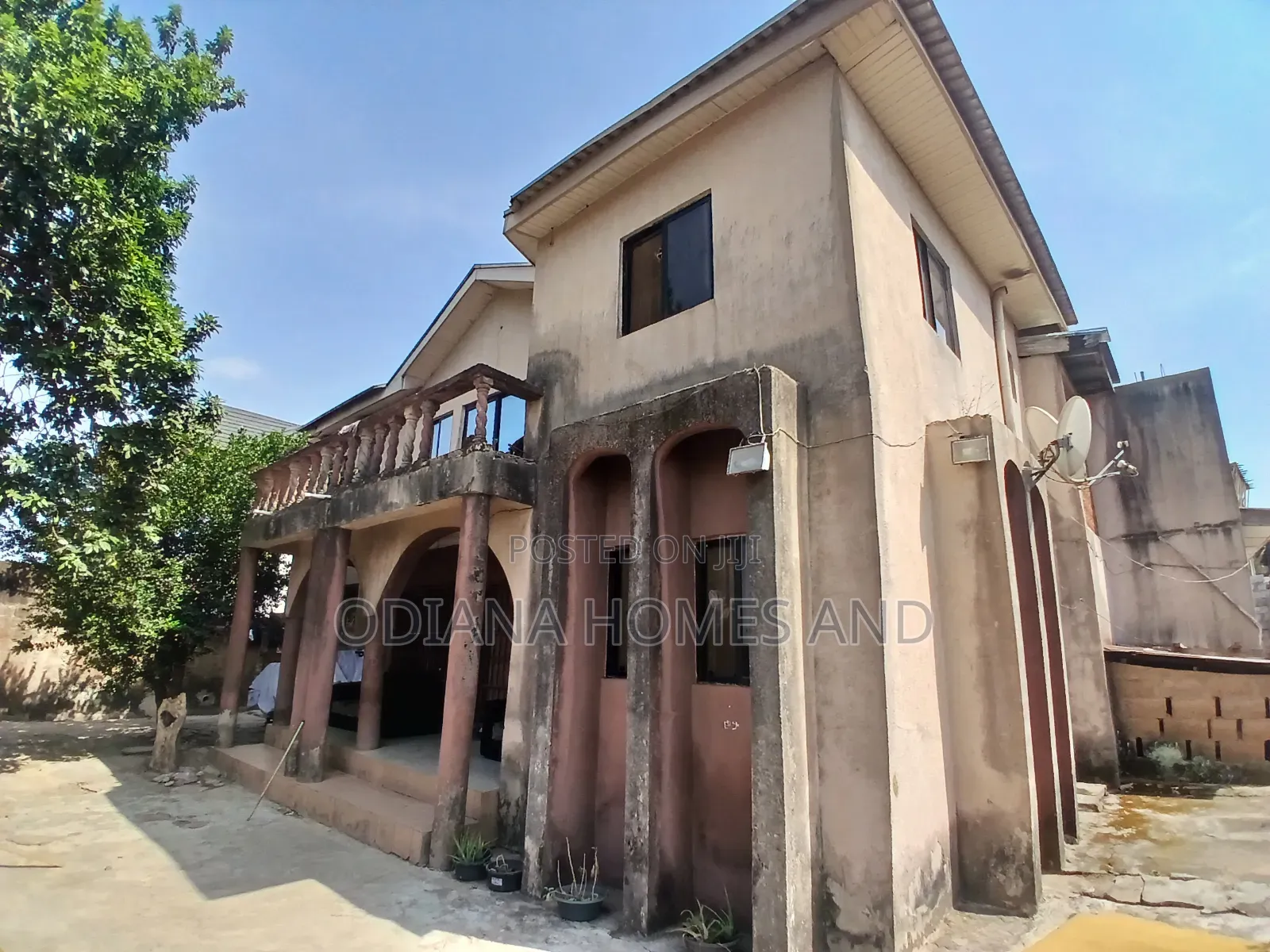 7bdrm Duplex in Carpenter, Ologuneru for sale