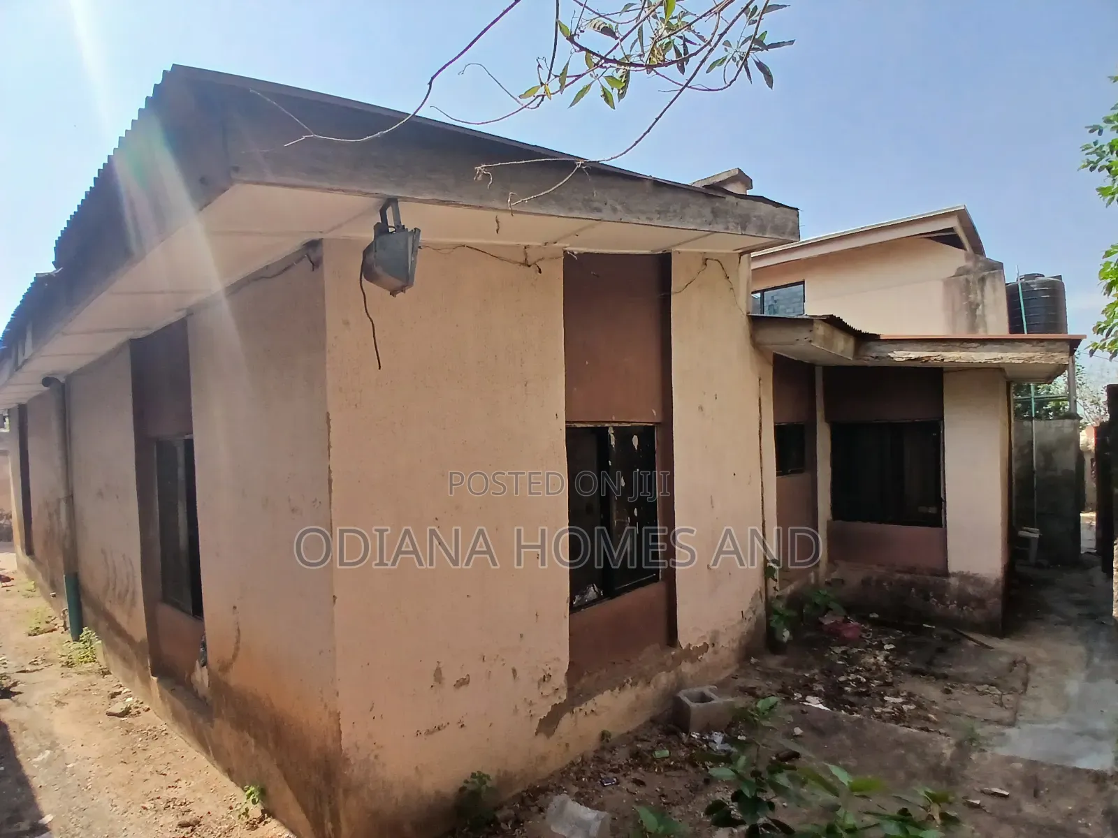 7bdrm Duplex in Carpenter, Ologuneru for sale
