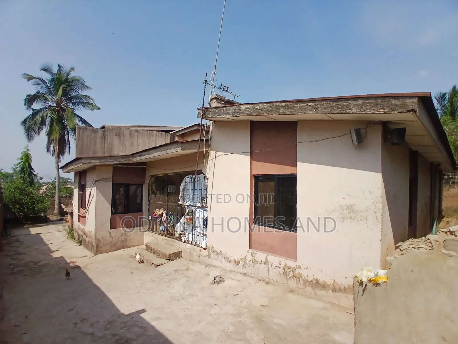 7bdrm Duplex in Carpenter, Ologuneru for sale