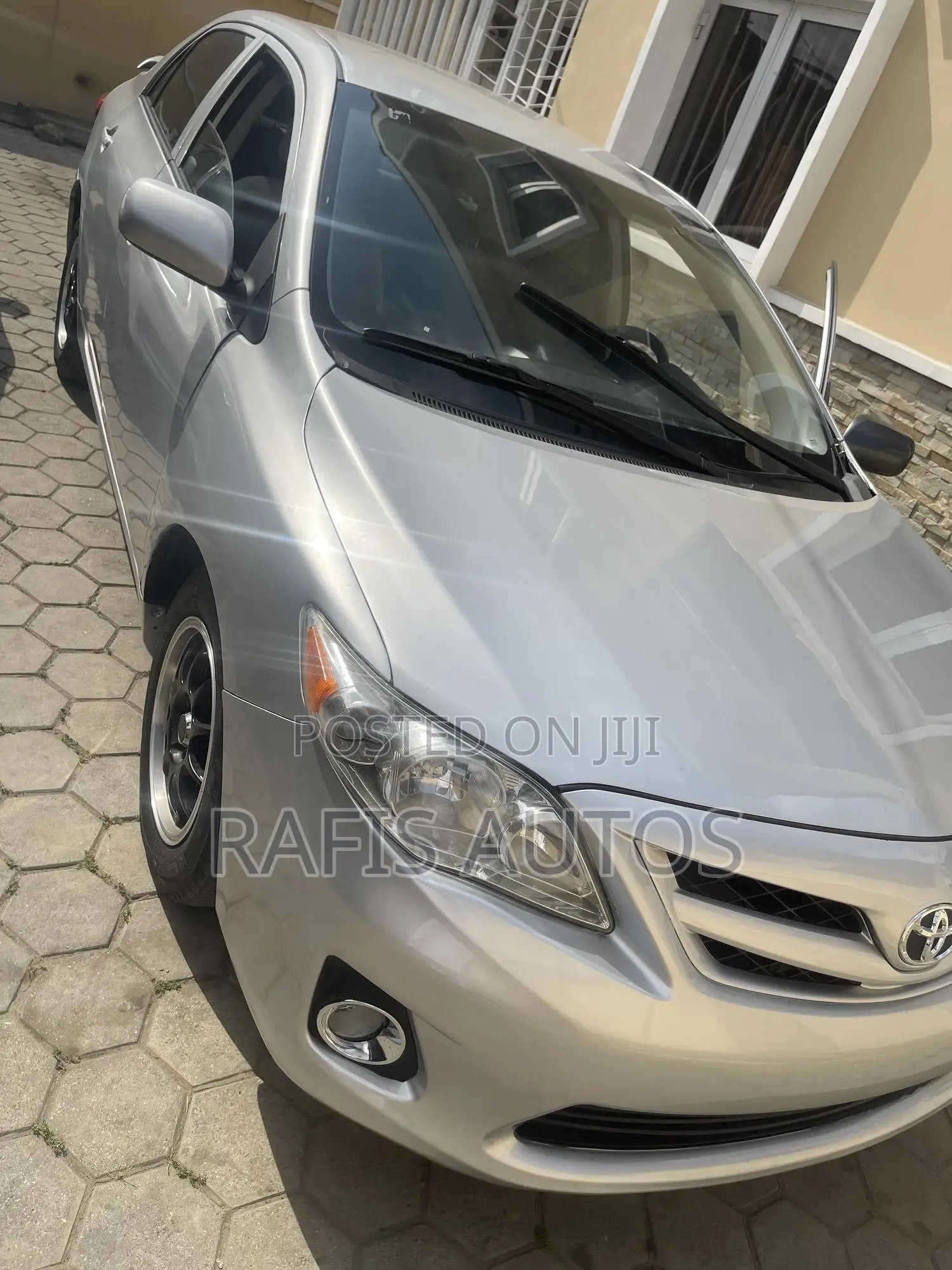 Toyota Corolla L 4dr Sedan (1.8L 4cyl 5M) 2013 Silver