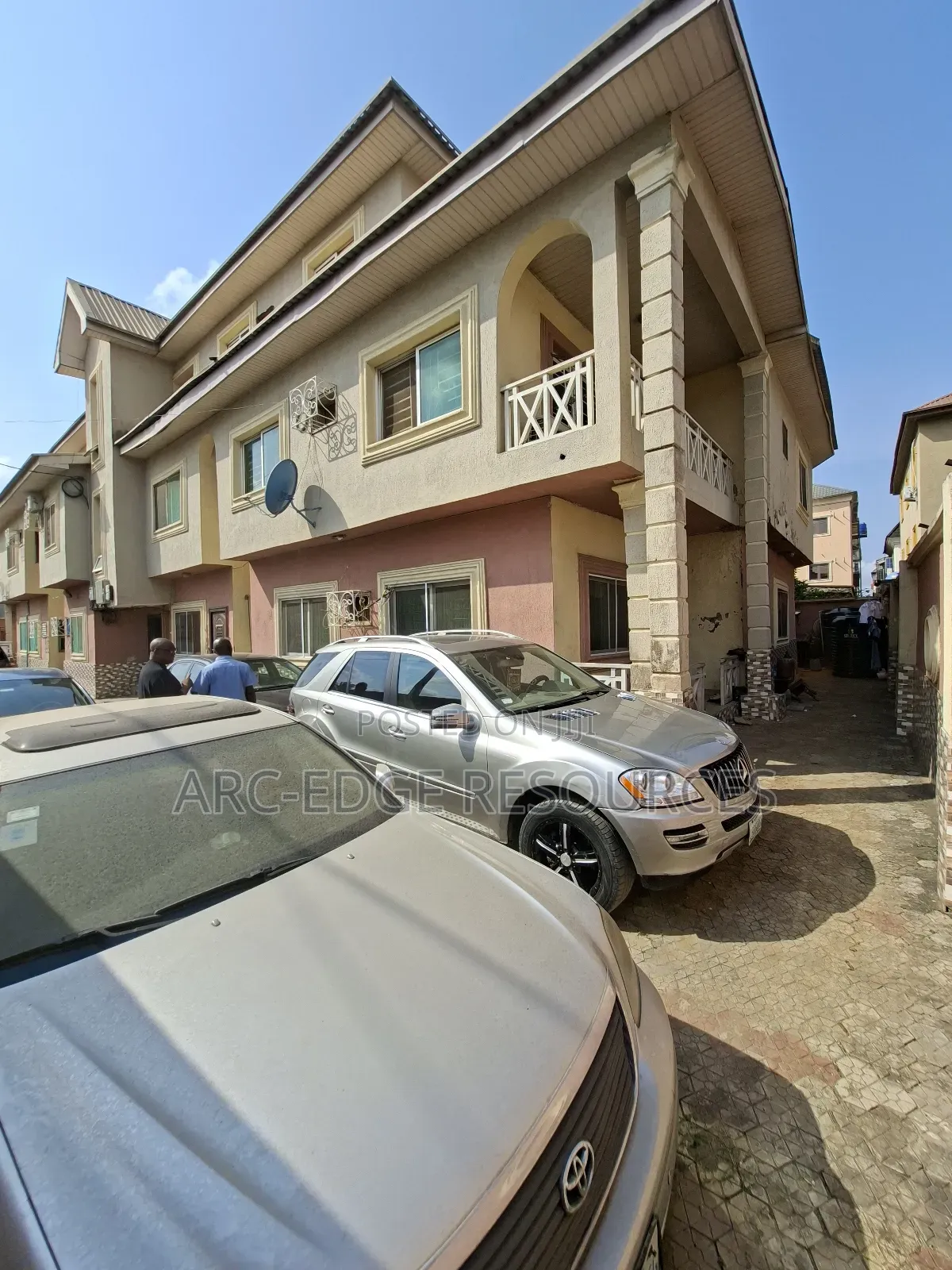 3bdrm Block of Flats in Ago Palace for sale